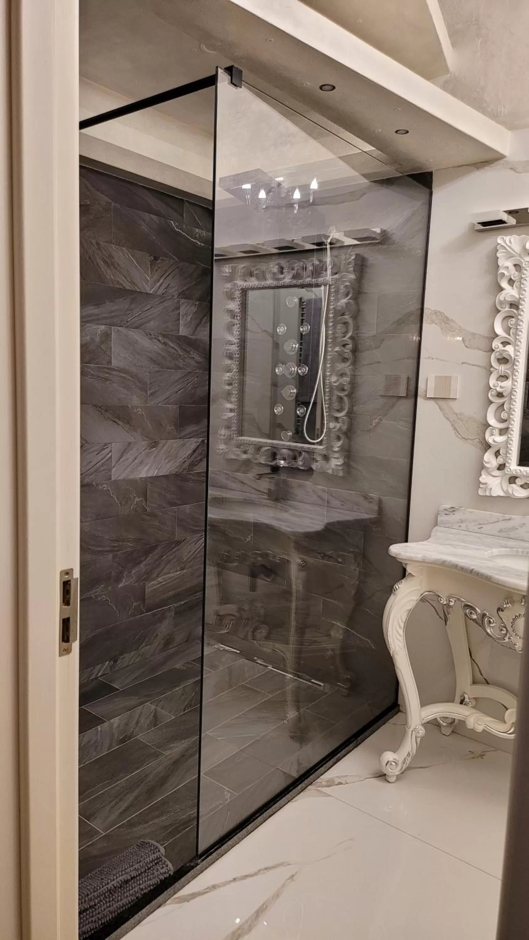 Shower in Terrace Suites Iasi