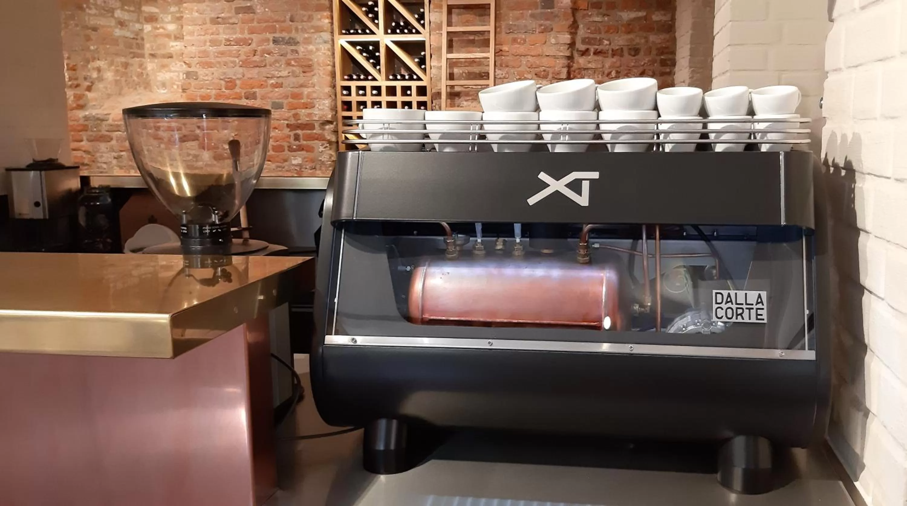 Restaurant/places to eat in Hotel 1231