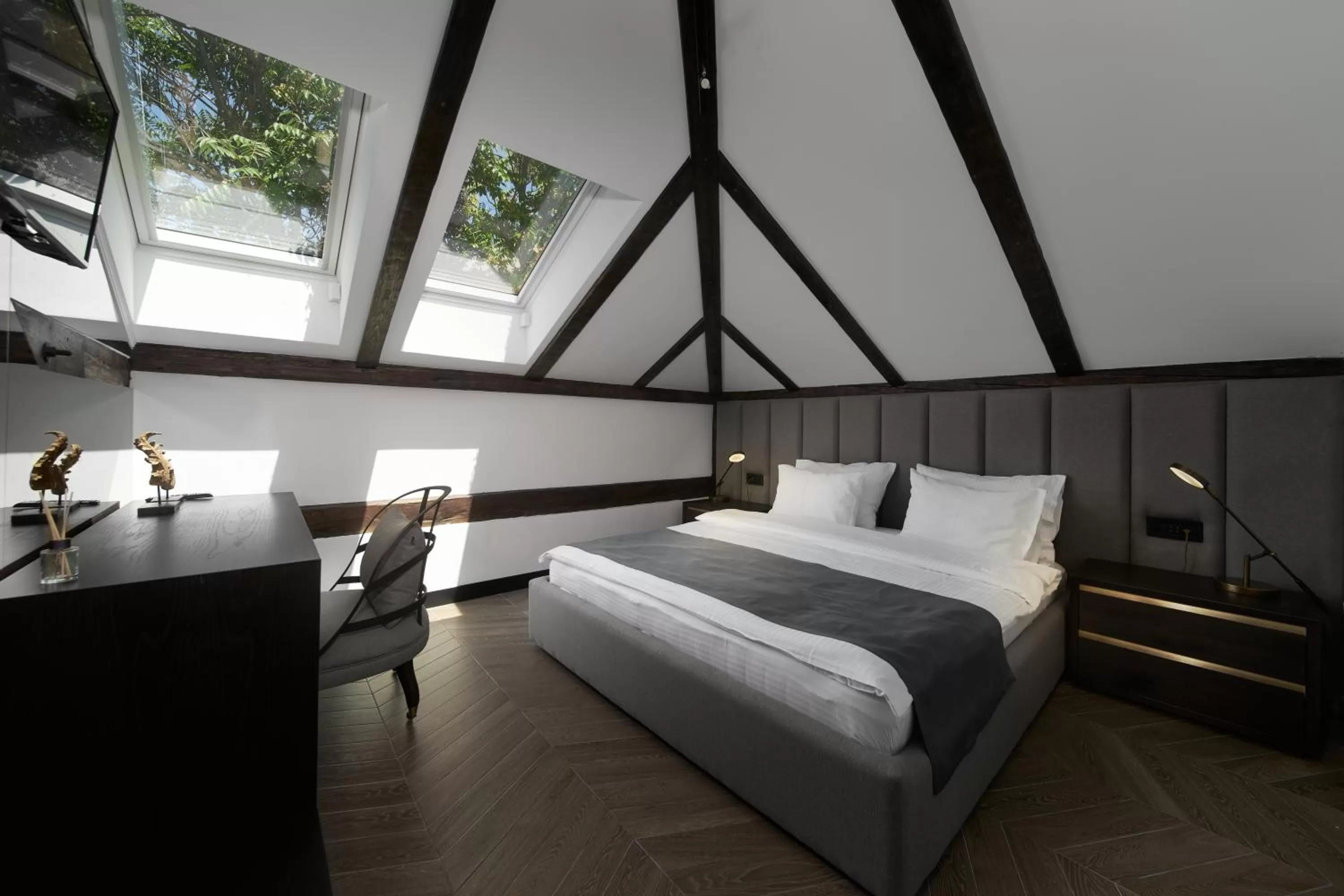 Bedroom, Bed in Industrial 1853.