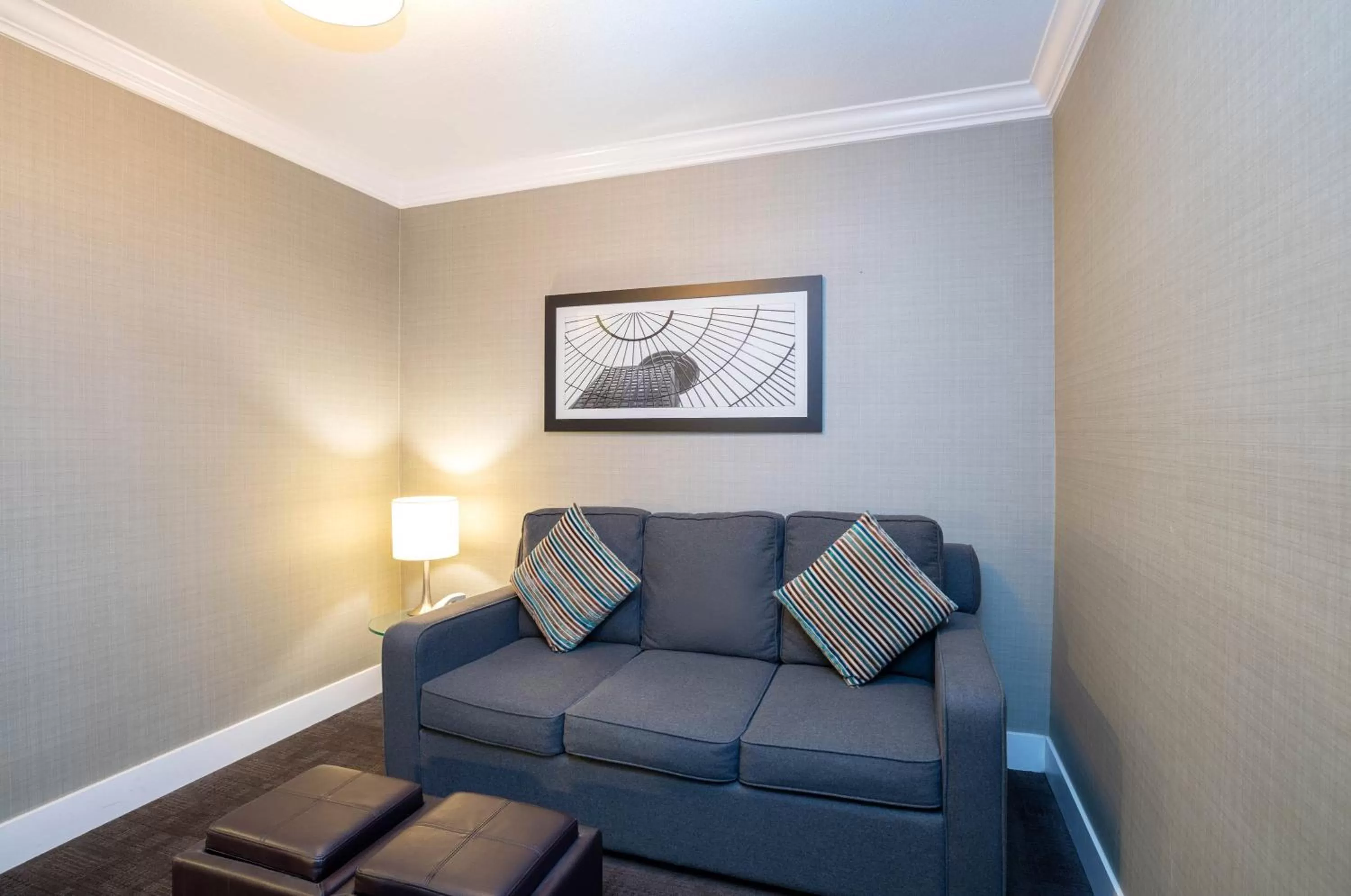 Living room in Sandman Hotel Vancouver Airport