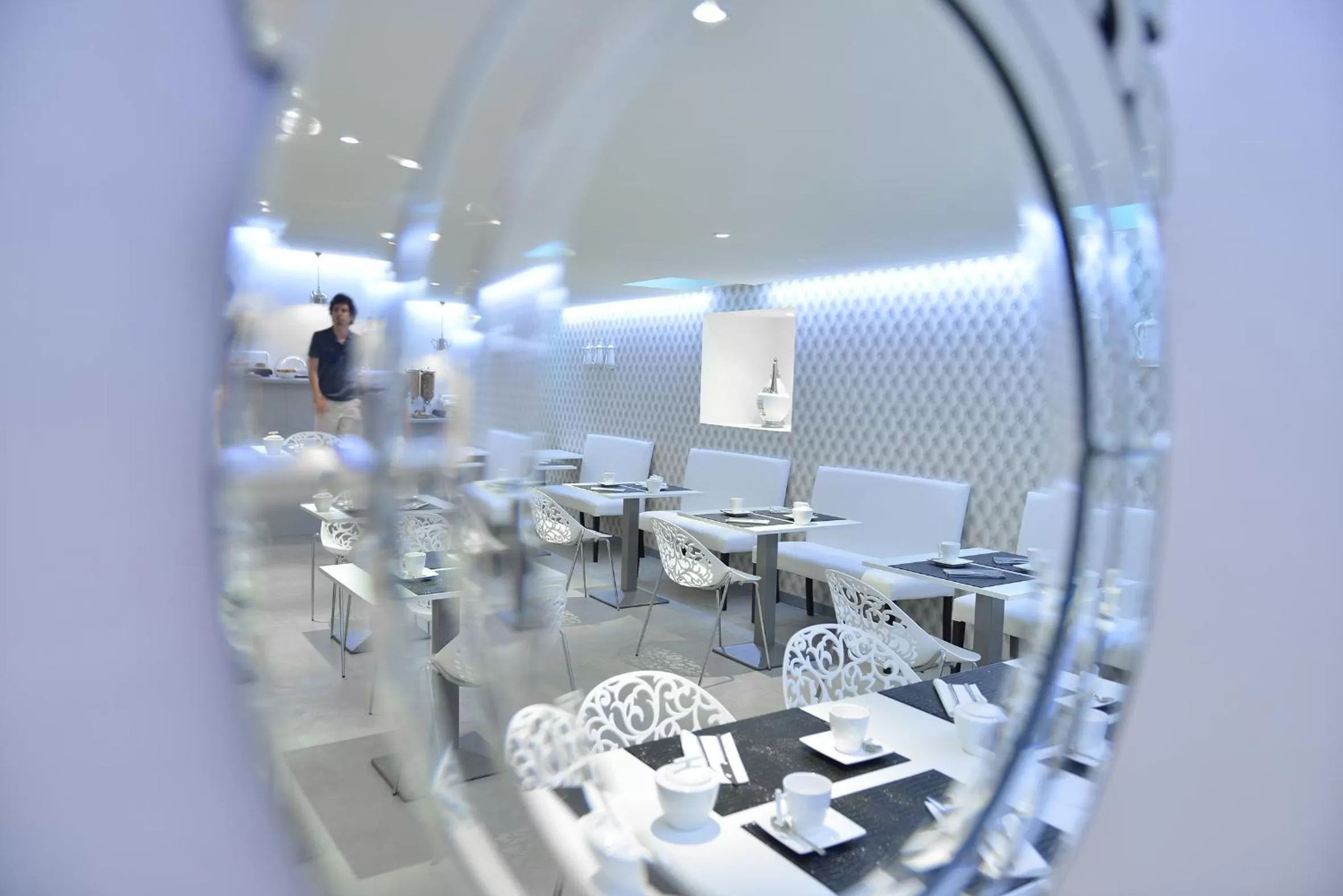 Restaurant/places to eat in Hotel La Villa Nice Victor Hugo