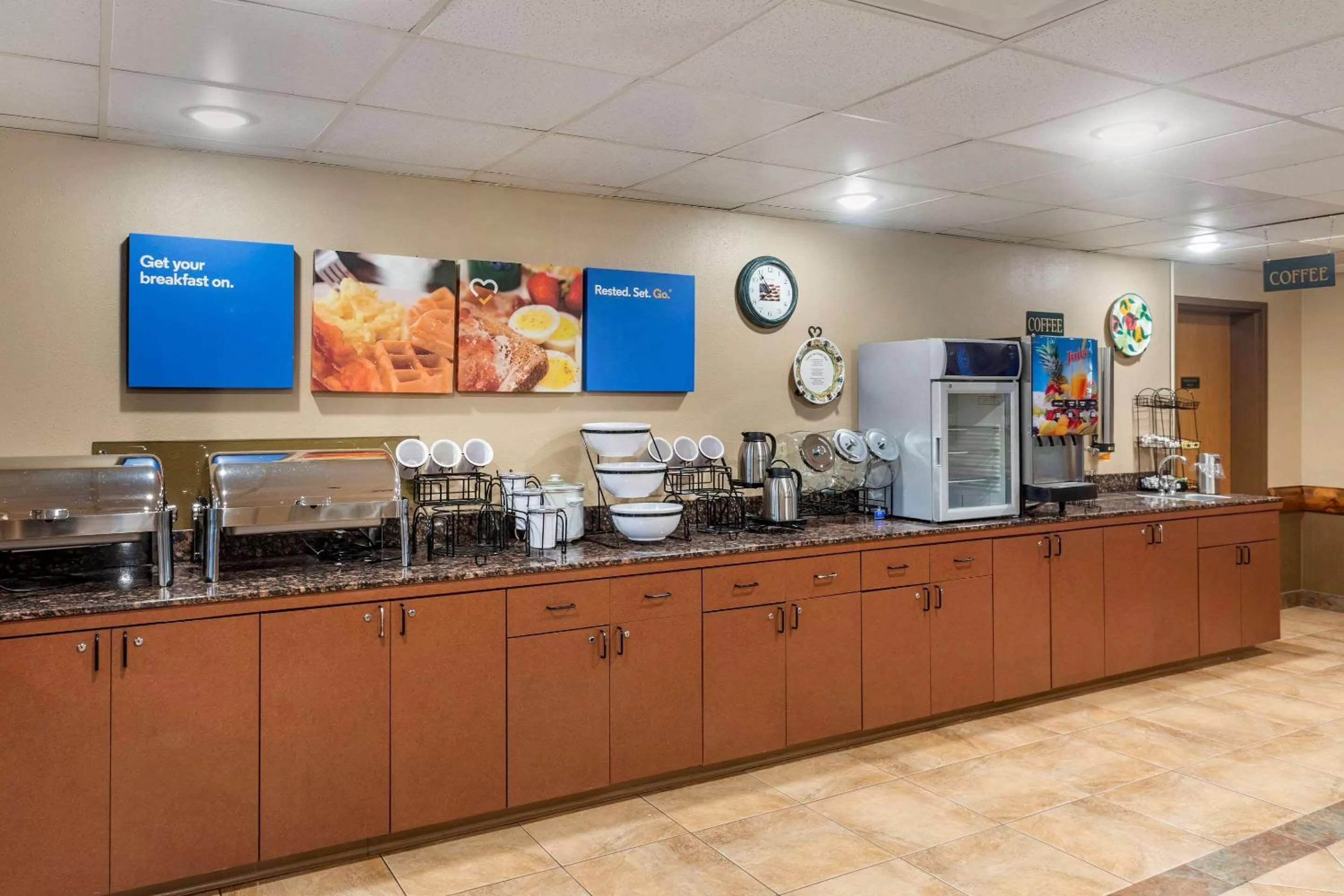Restaurant/places to eat in Comfort Inn & Suites Branson Meadows