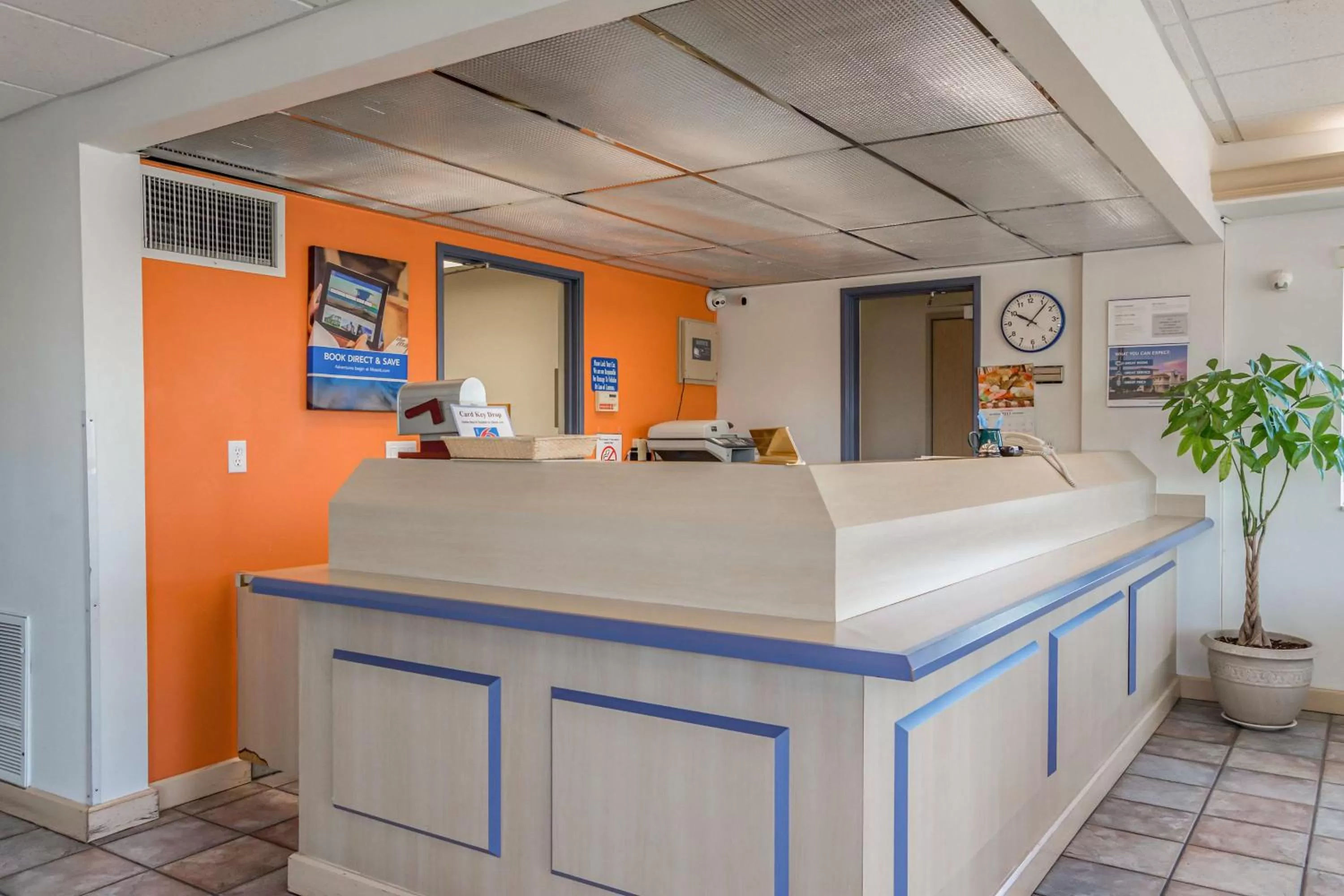 Lobby or reception in Motel 6-Redmond, OR