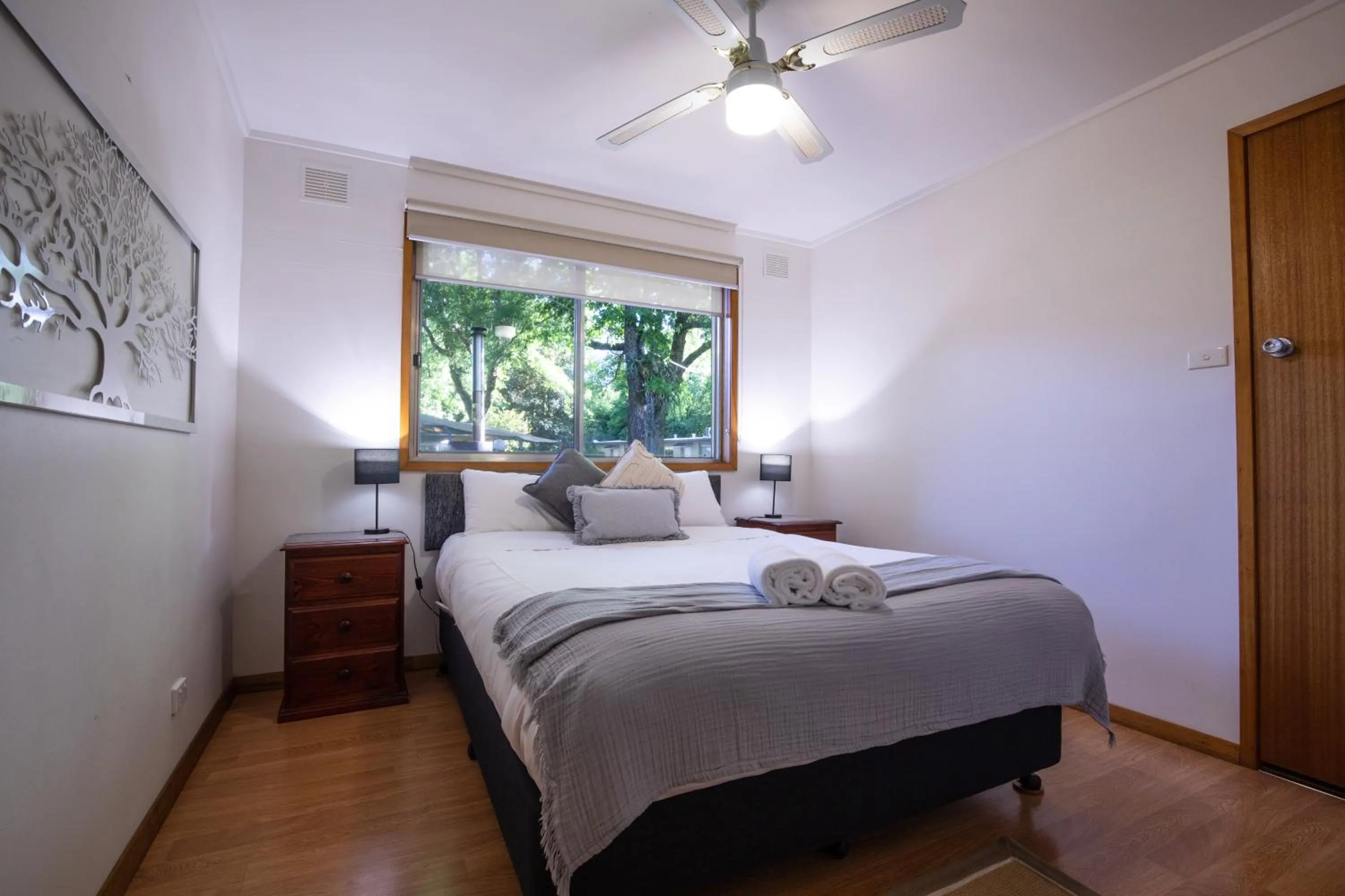 Deluxe Spa Suite with Pool View (room 8) in Adina Lodge Holiday Apartments