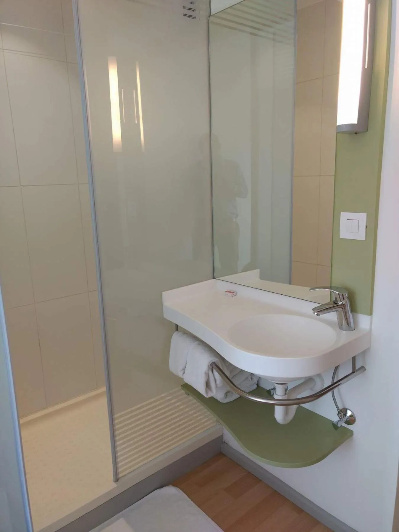 Shower in Ginger Lucknow