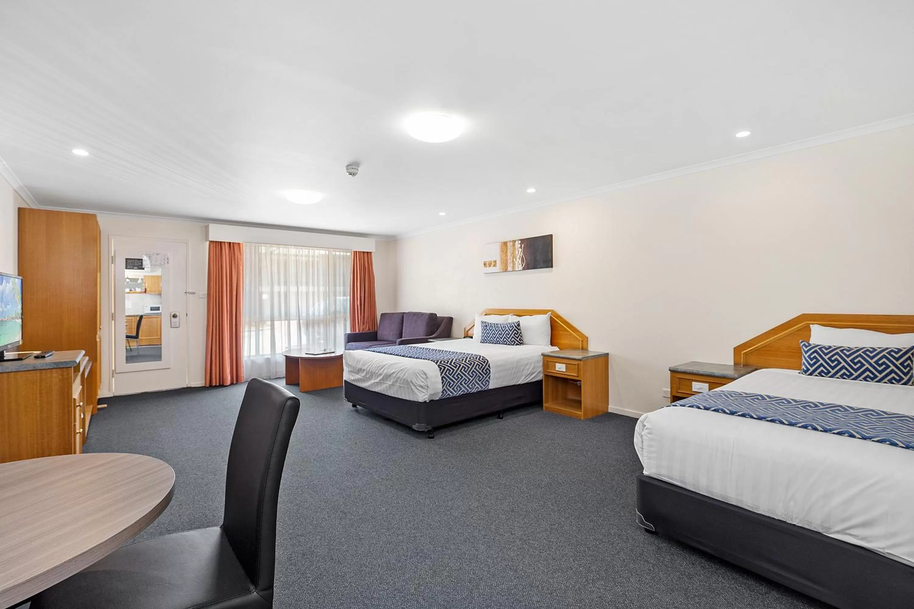 Bedroom, Bed in Thunderbird Motel Yass