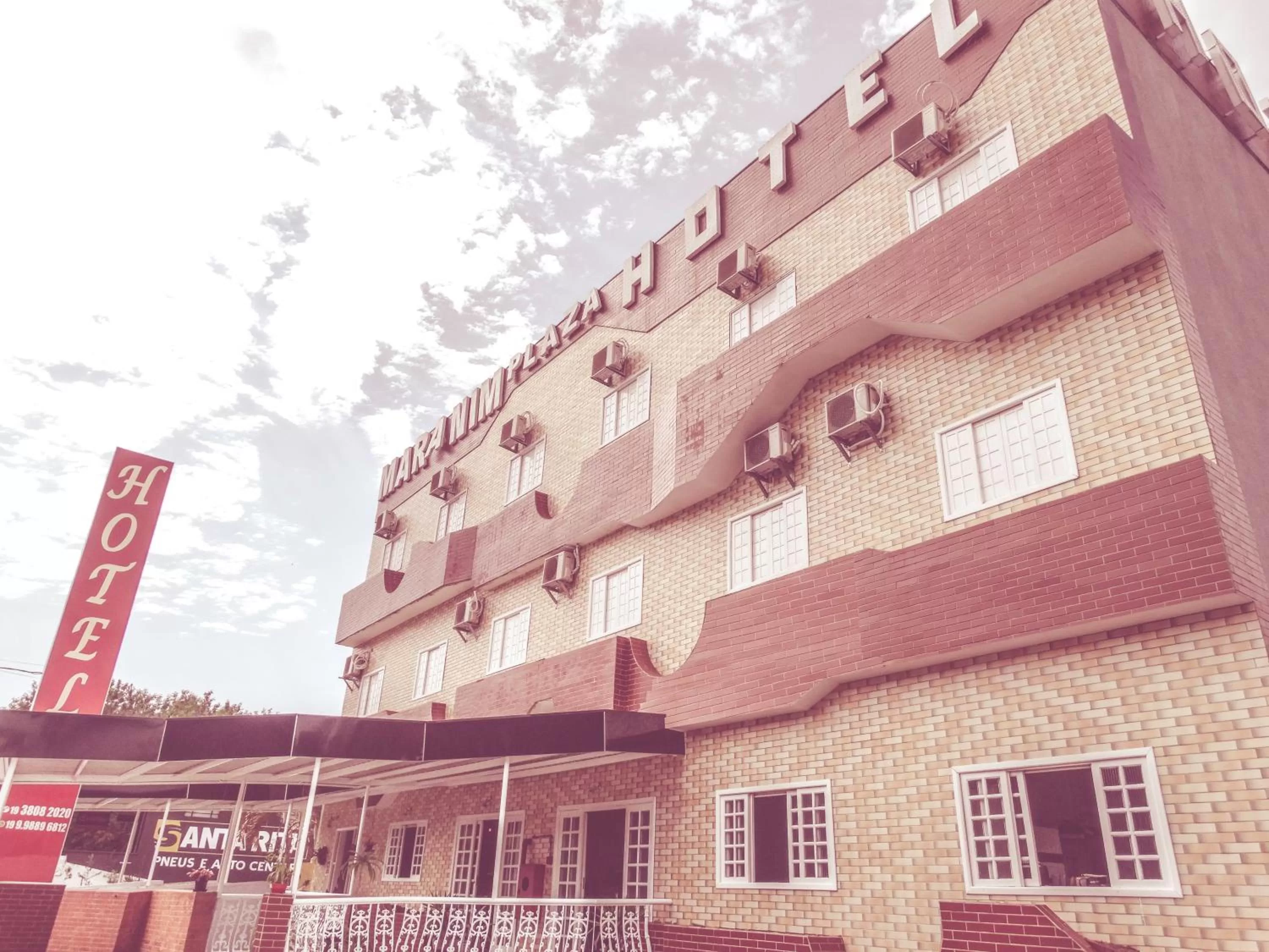 Property Building in Maranim Plaza Hotel