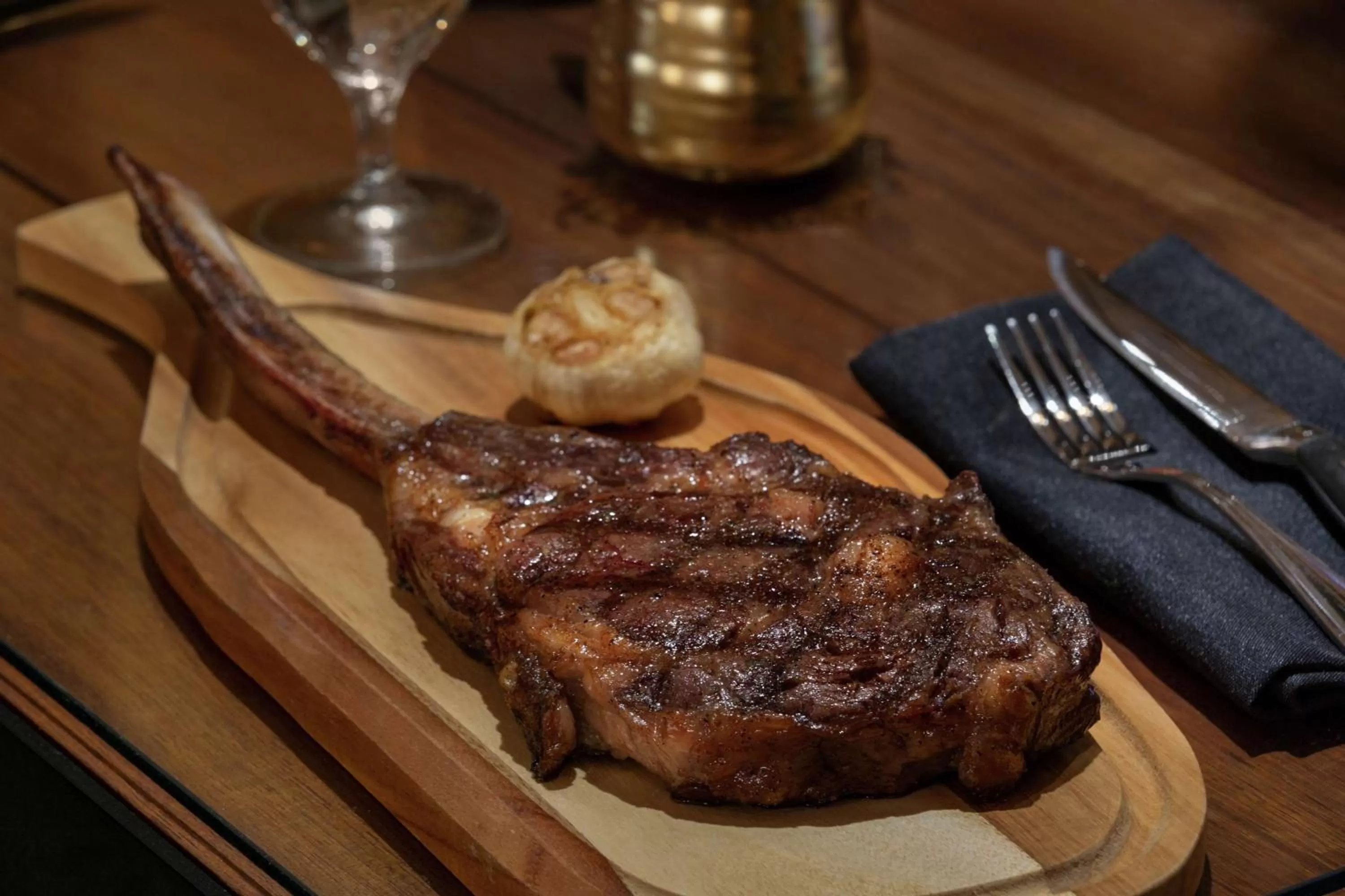 Dining area in Hoodoo Moab, Curio Collection by Hilton
