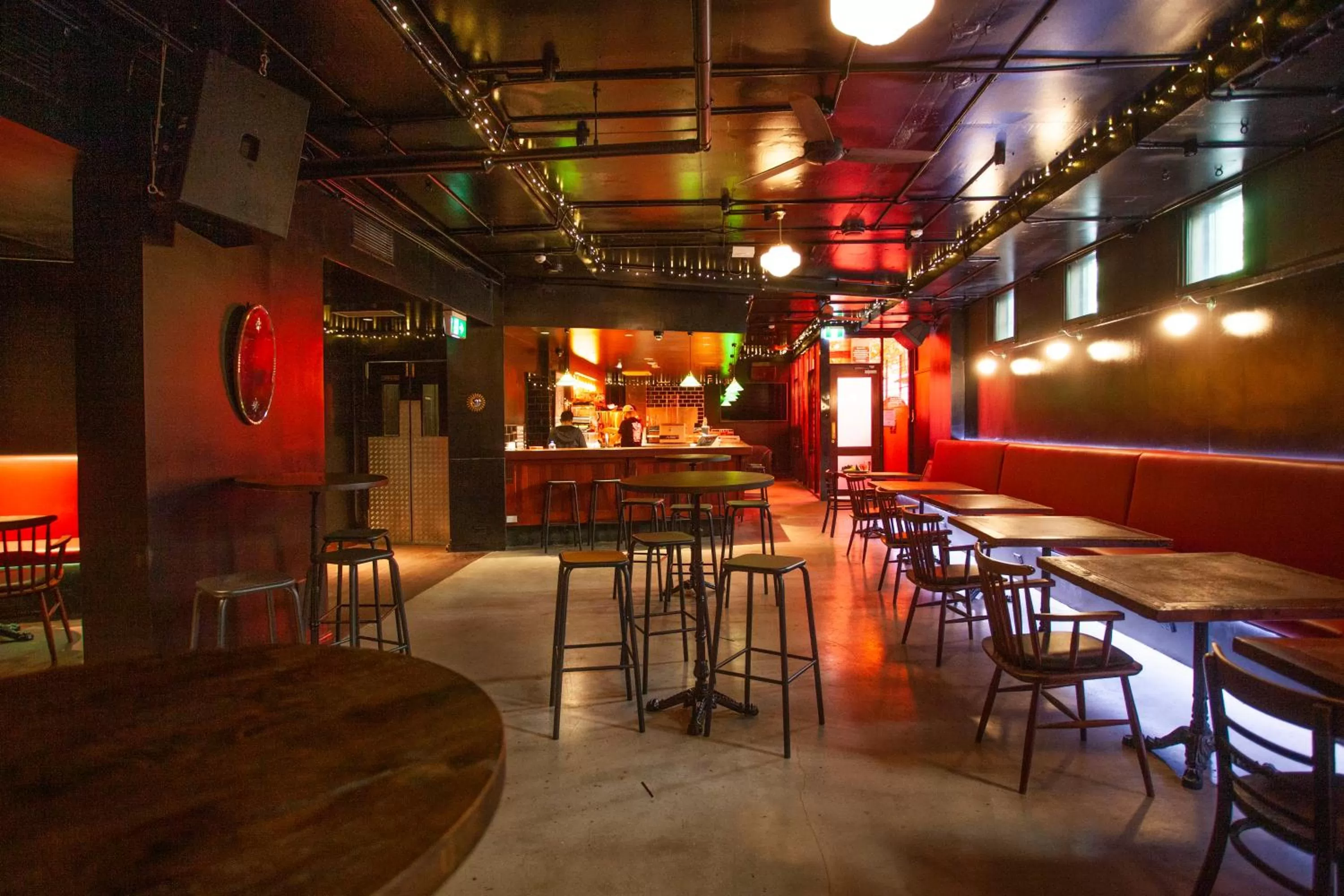 Restaurant/Places to Eat in Canberra City YHA