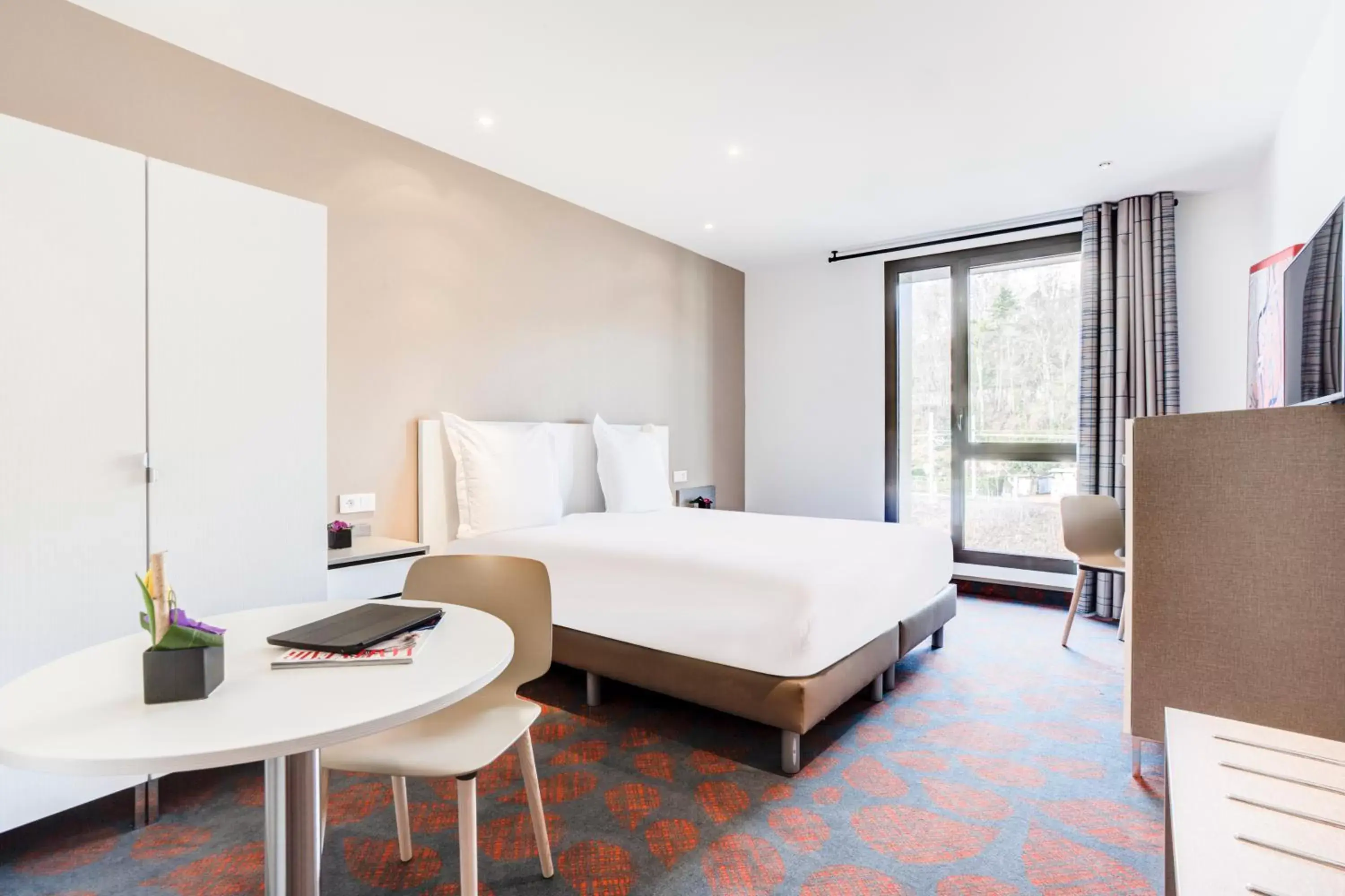 Comfort Double or Twin Room in Spark by Hilton Lyon Park Saone Comfort Double or Twin Room in Spark by Hilton Lyon Park Saone