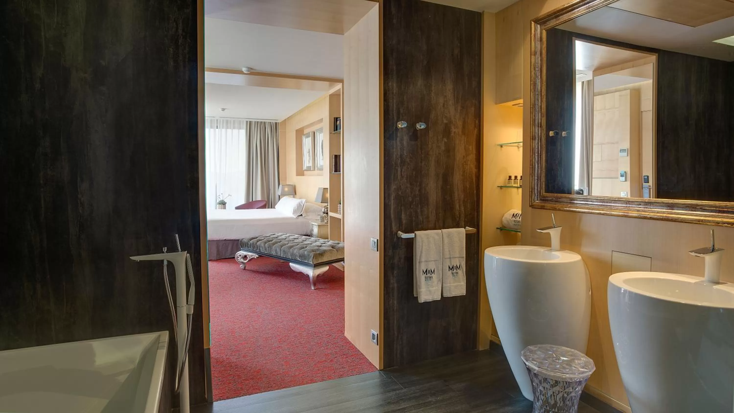 Bathroom, Bed in Hotel MiM Sitges & Spa