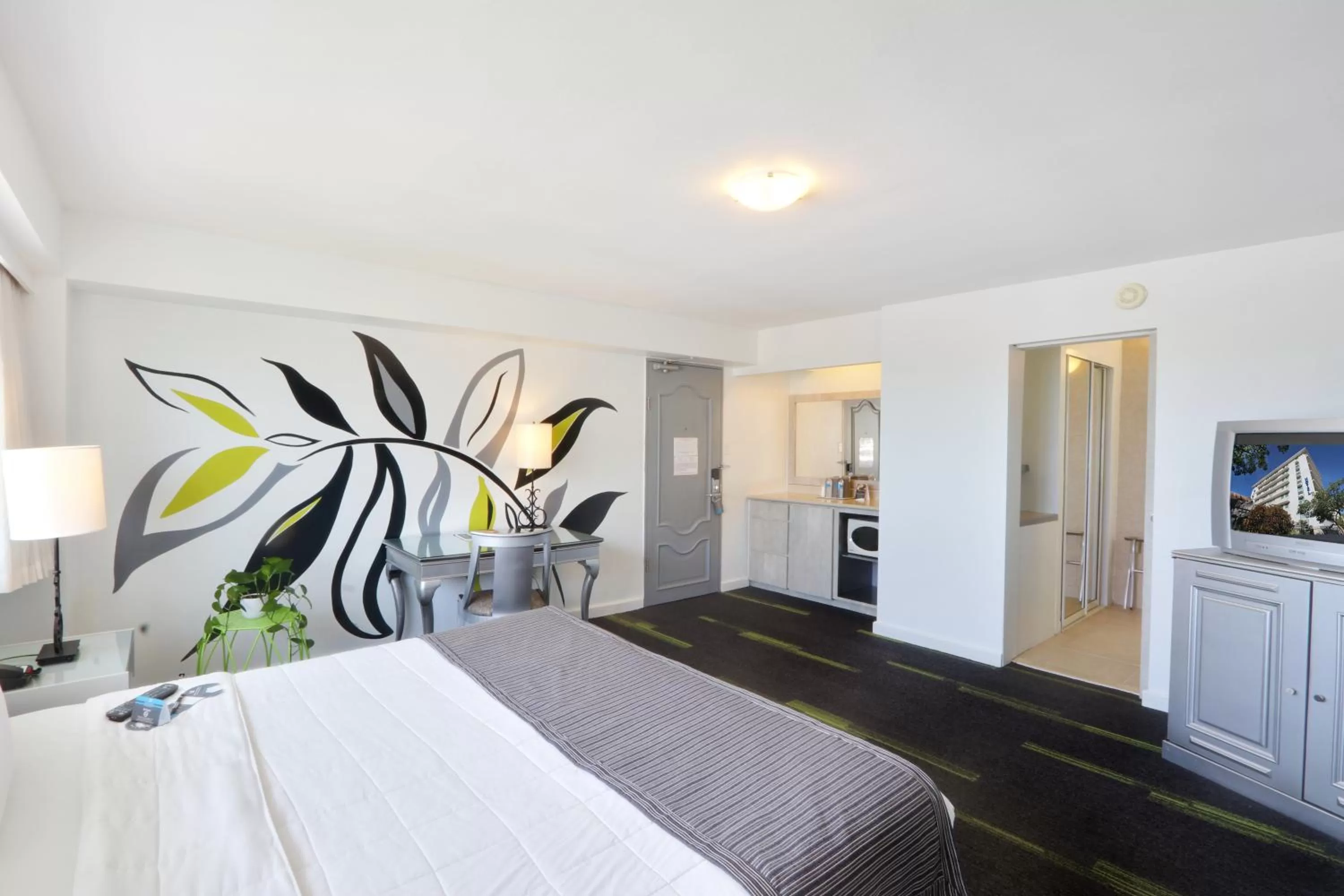 TV and multimedia, Bed in Hotel Miramar