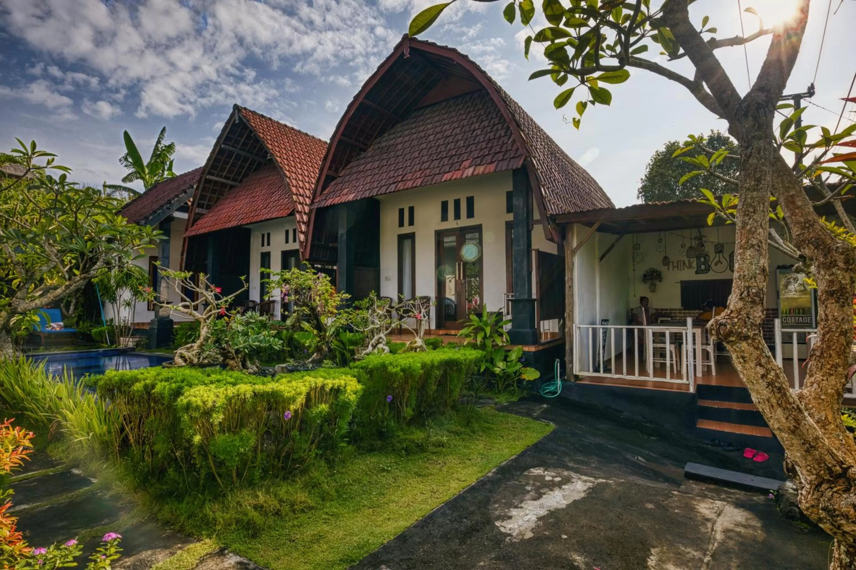 Property building in Toro Cottage