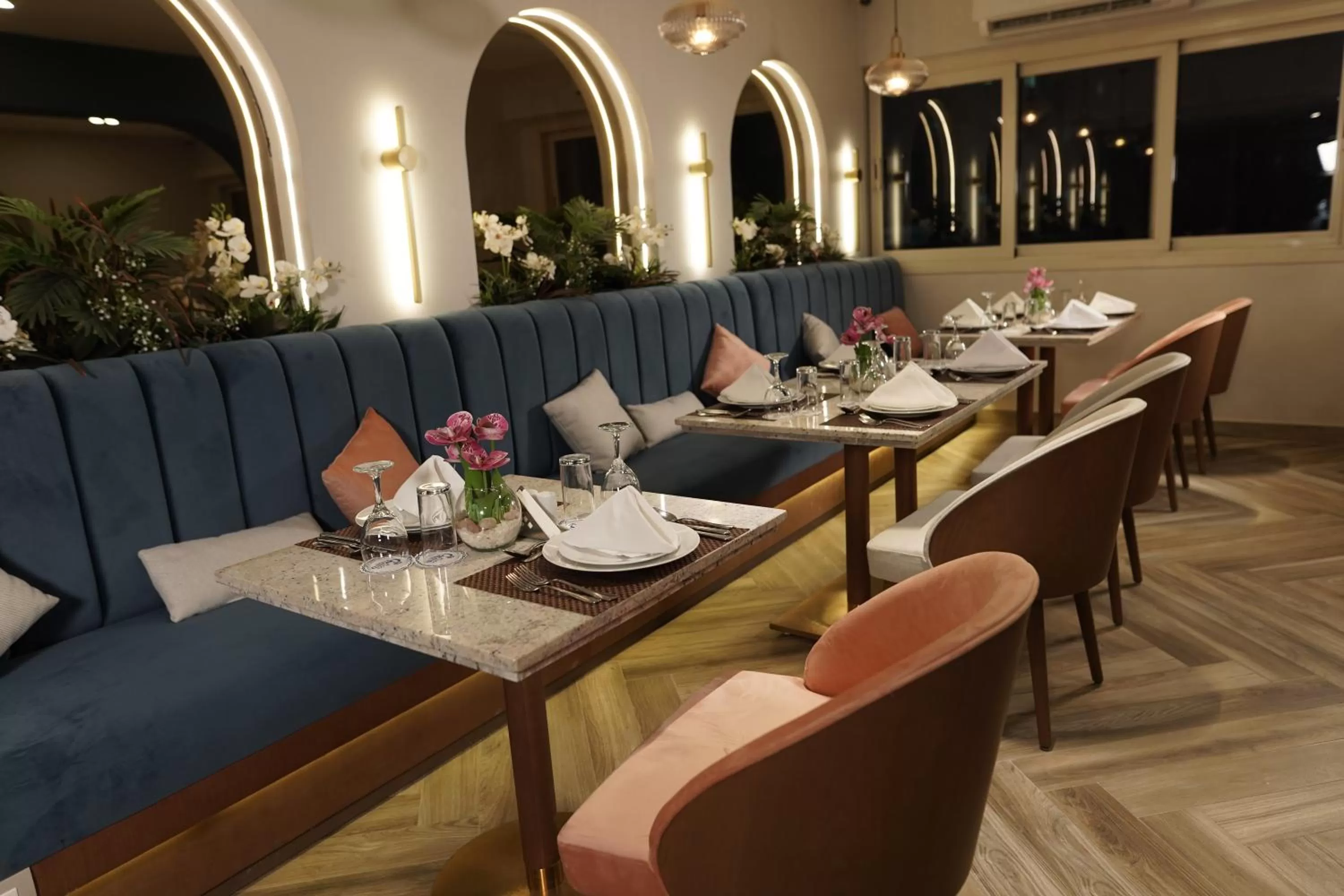Restaurant/places to eat in The Grand Plaza Hotel Smouha