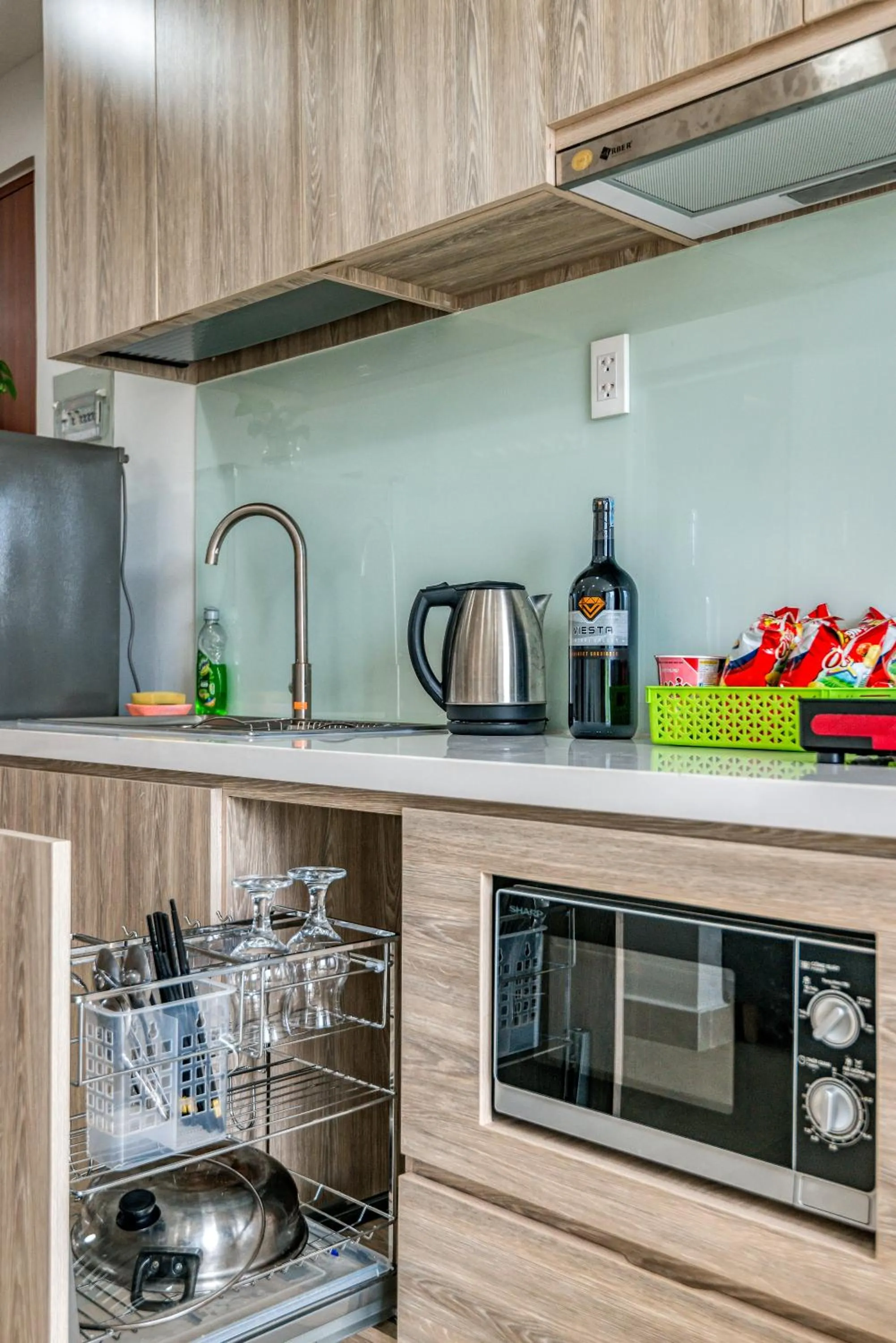 Kitchen or kitchenette in Cherry Hotel and Apartment
