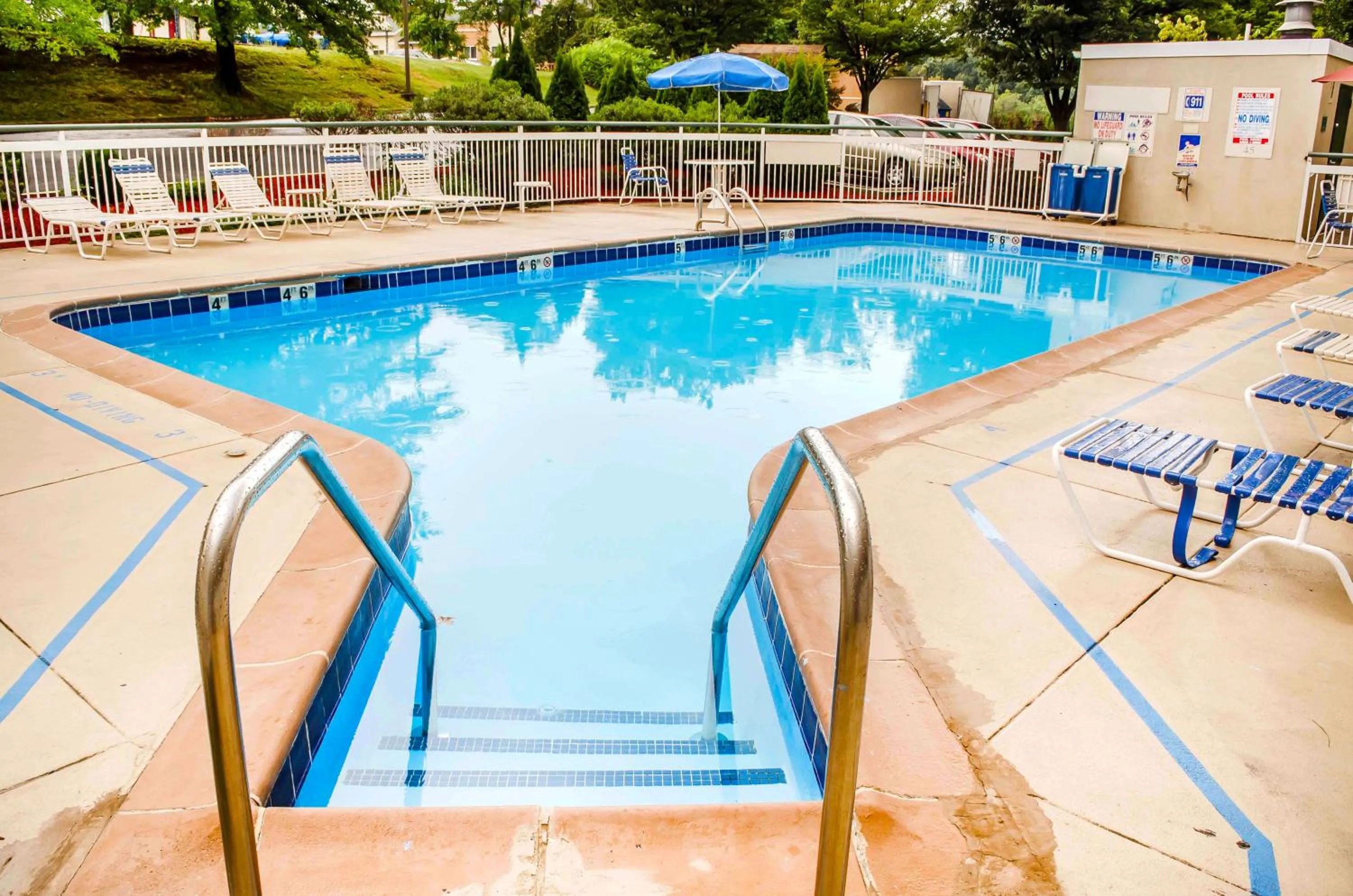 Swimming pool in Super 8 by Wyndham New Cumberland