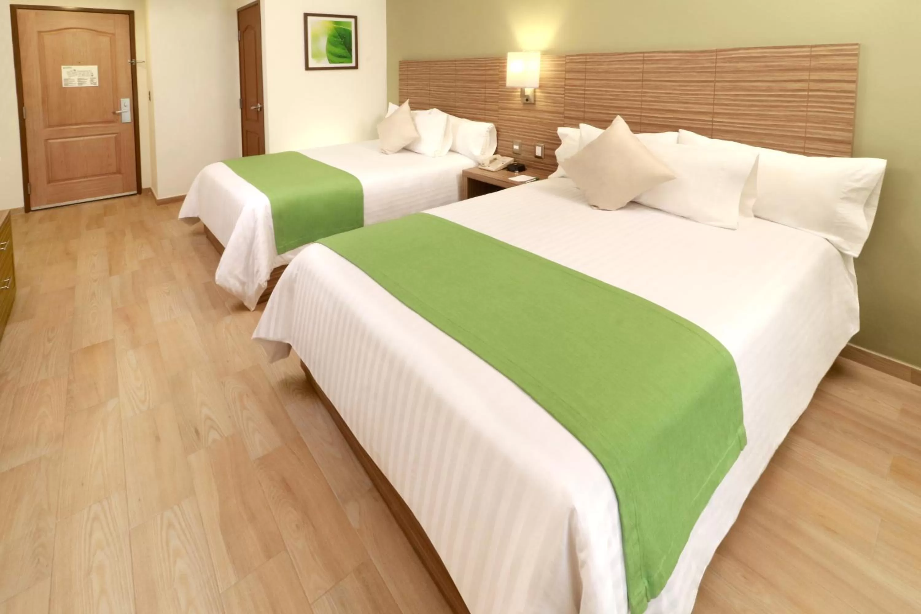Bed in Wyndham Garden Monterrey Valle Real