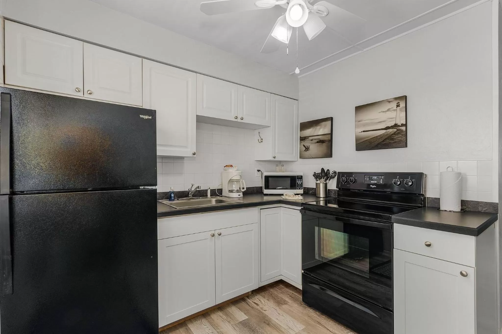 Kitchen or kitchenette in Matlacha on Shoreview