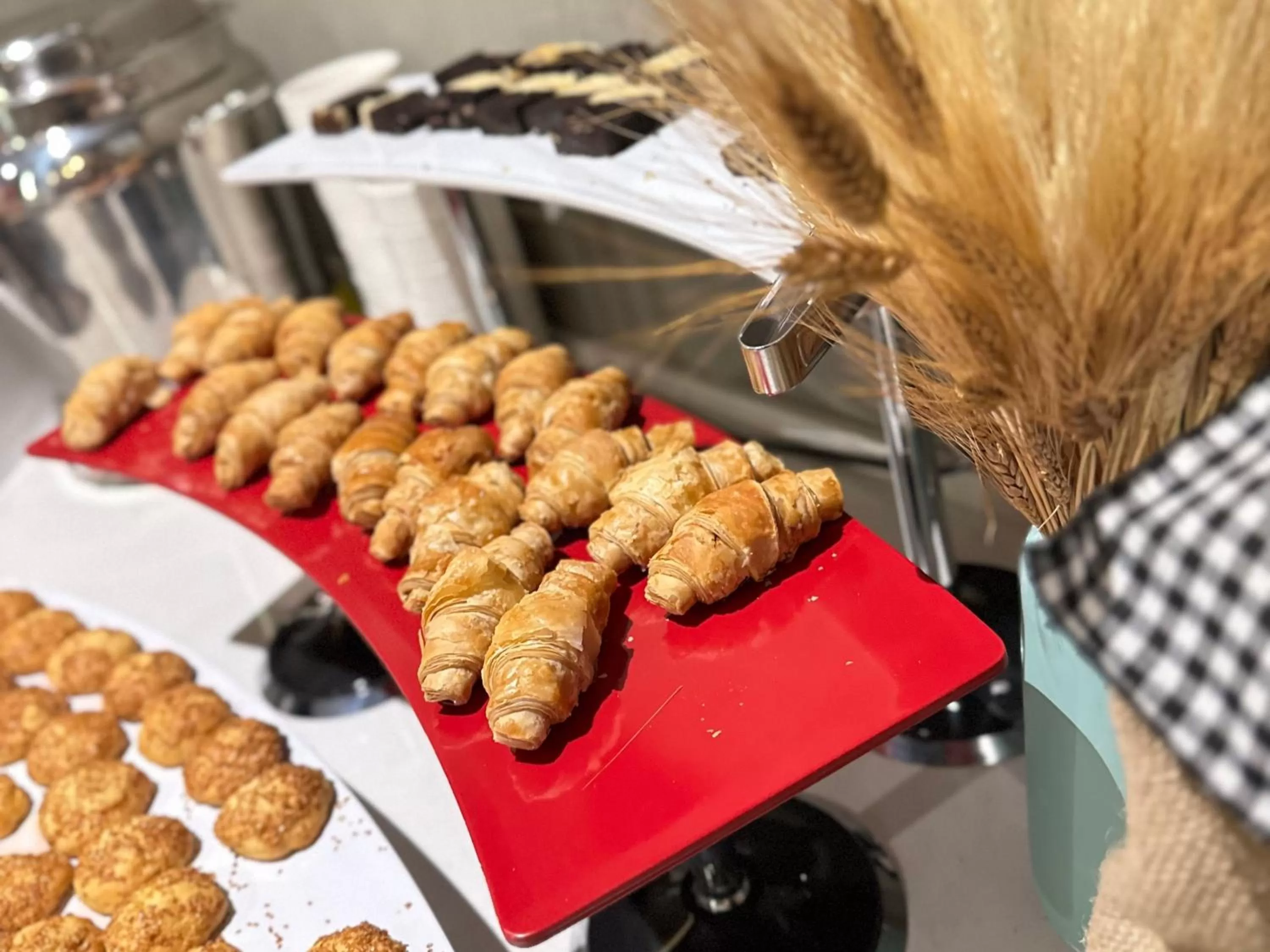 Food and drinks in Edition Old City Hotel