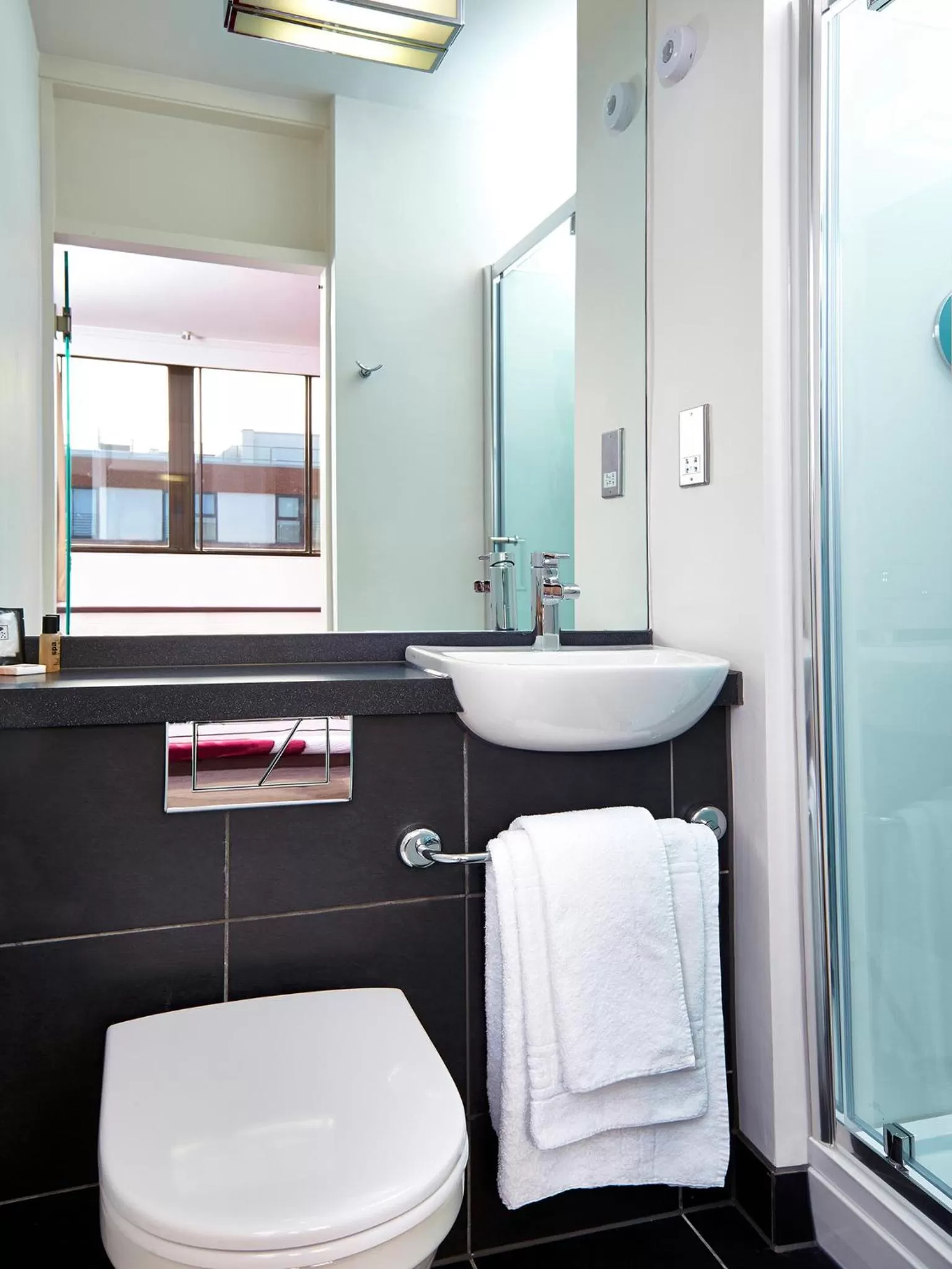 Bathroom in Conference Aston Hotel - Birmingham City