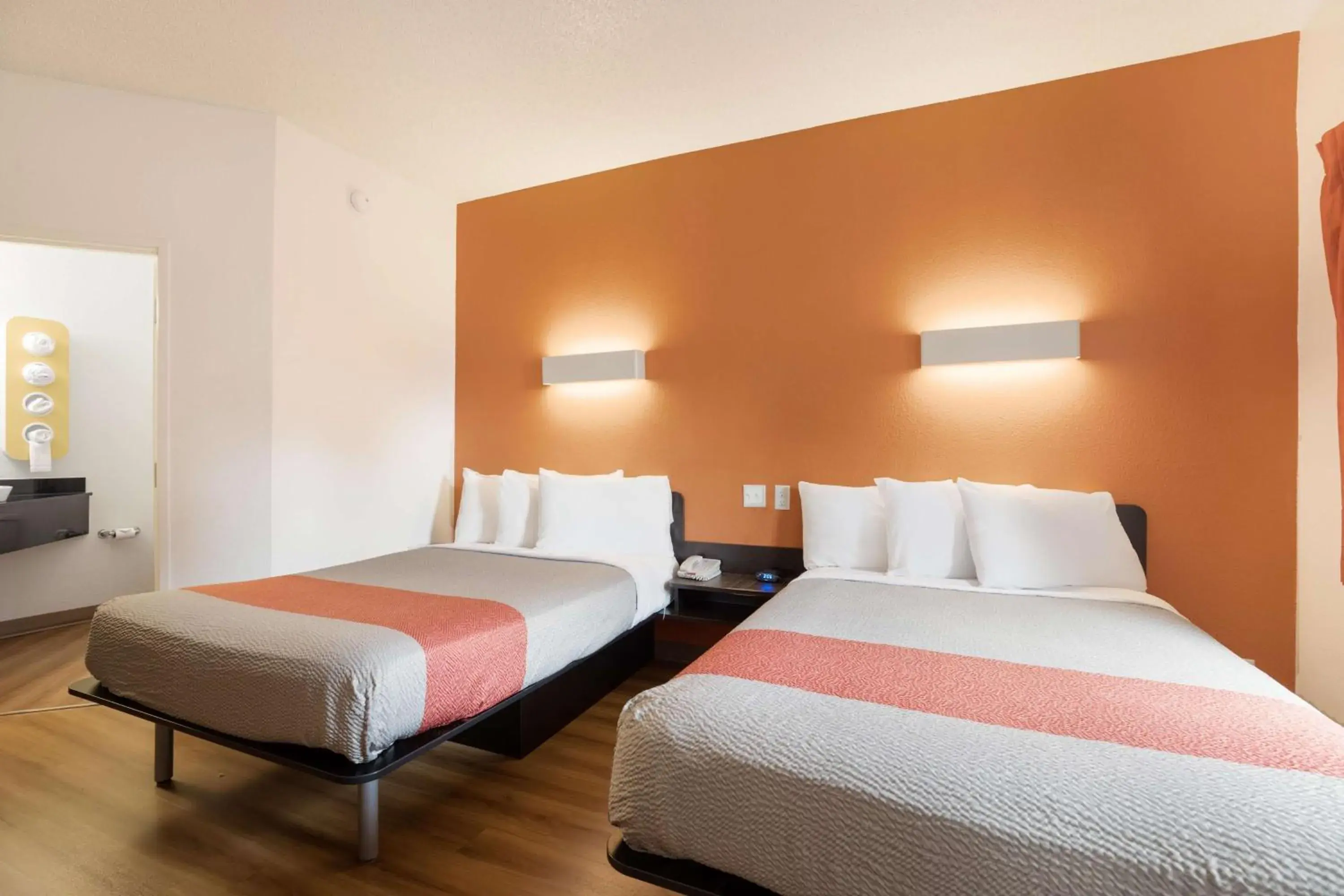 Premium Quadruple Room in Motel 6-Orlando, FL - International Dr Premium Quadruple Room in Motel 6-Orlando, FL - International Dr