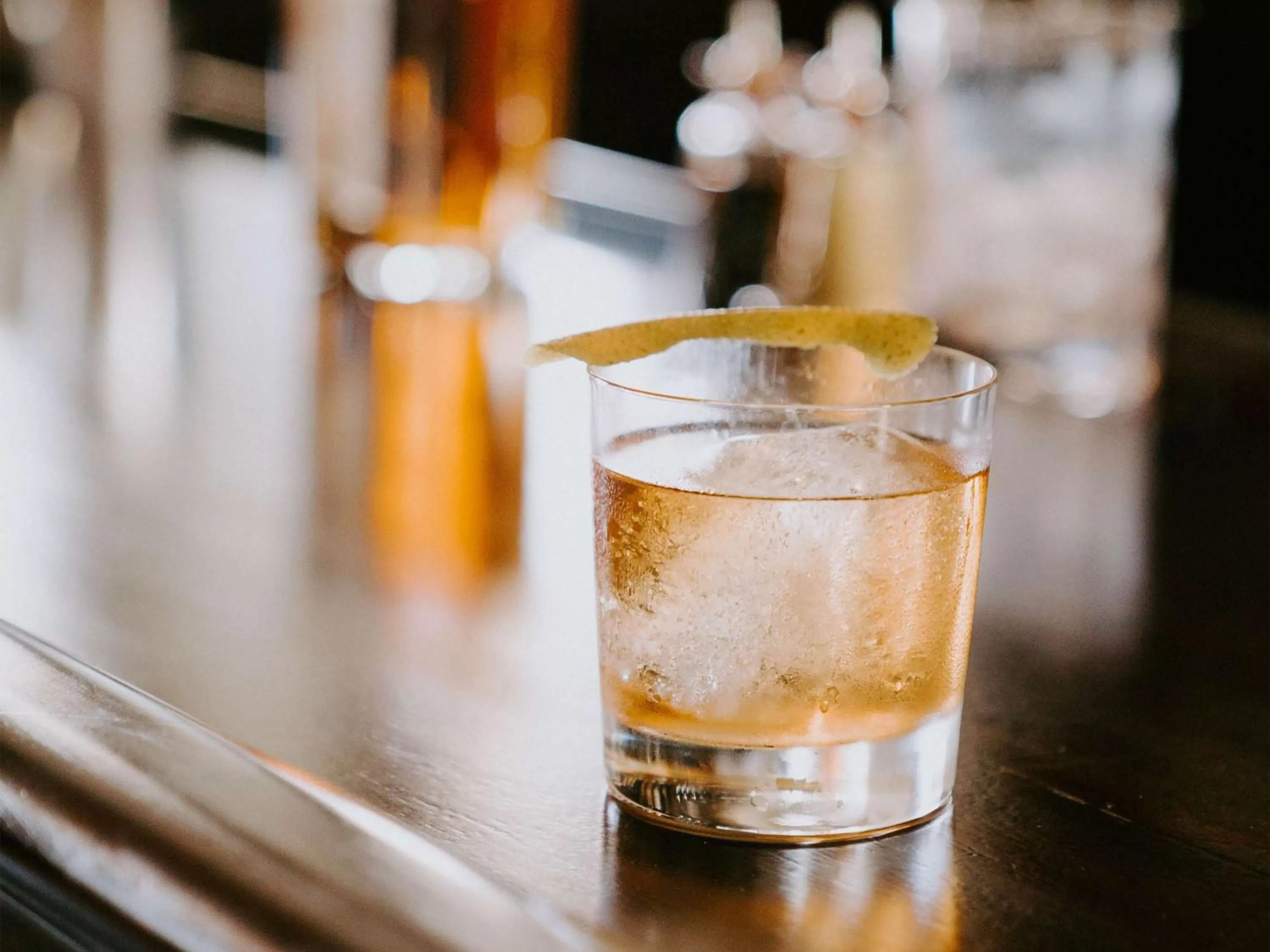 Lounge or bar in Mahogany Bay Resort and Beach Club, Curio Collection