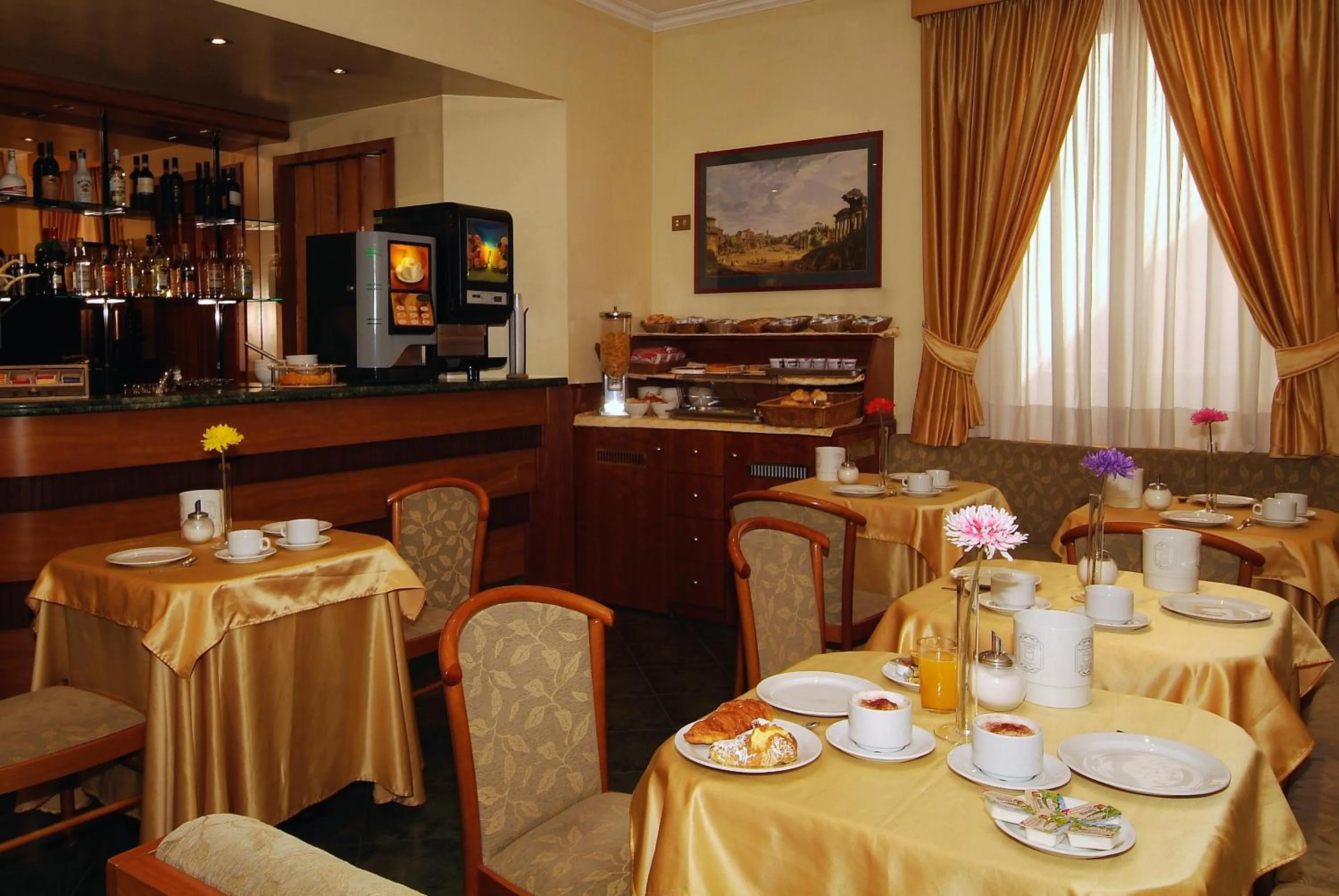 Restaurant/places to eat in Hotel Argentina