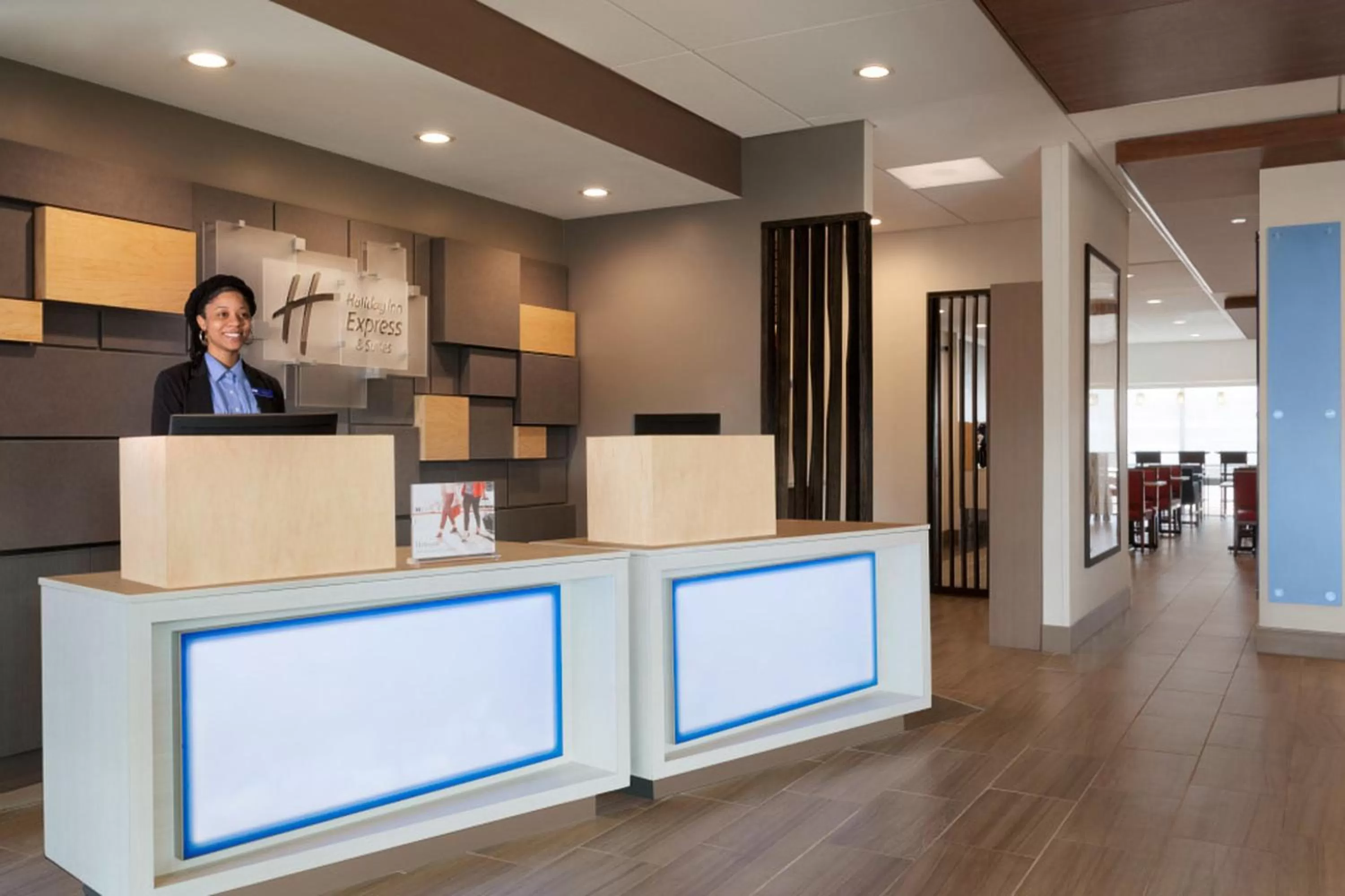Property building in Holiday Inn Express & Suites - Cincinnati NE - Red Bank Road by IHG