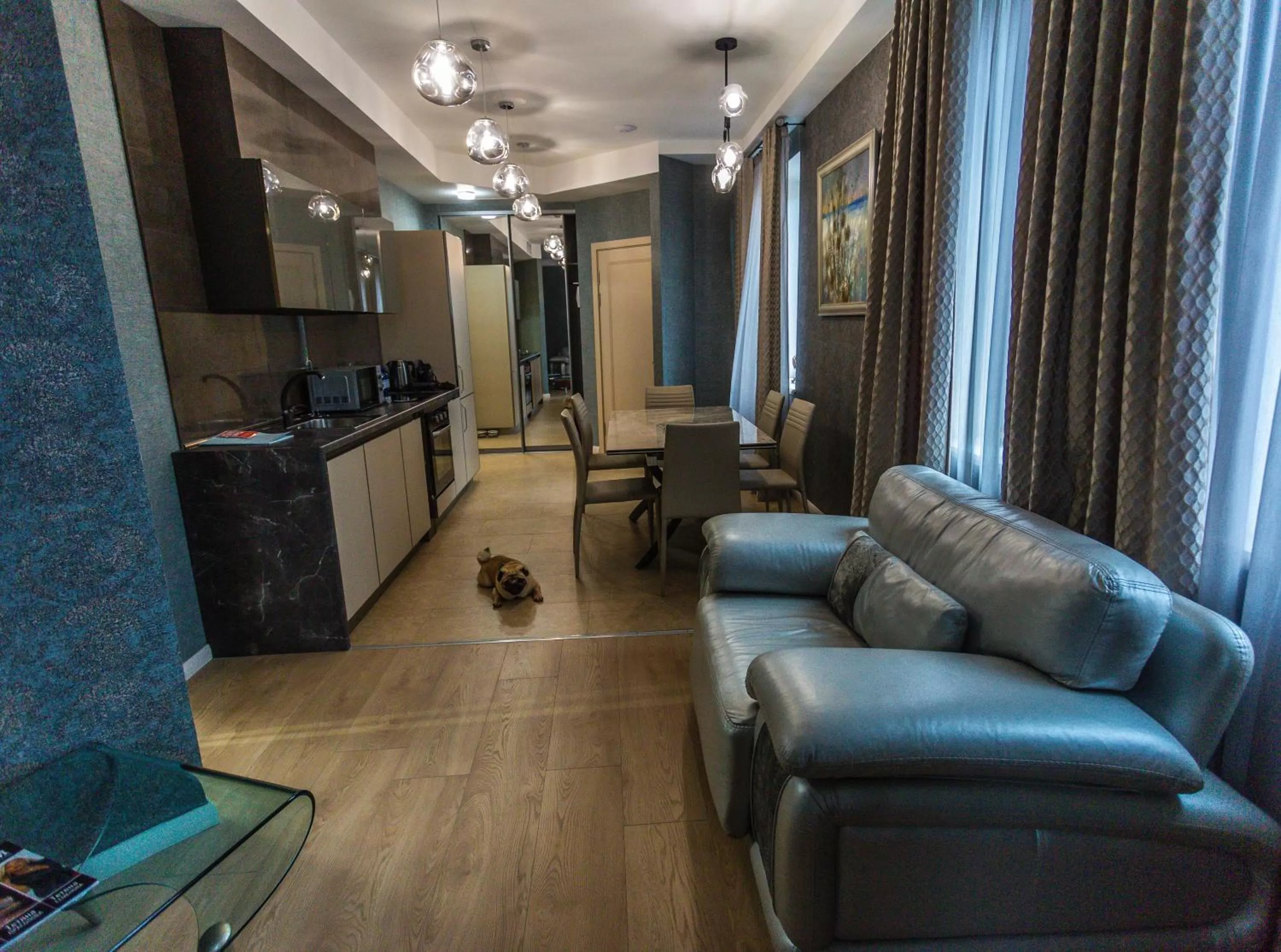 Communal lounge/ TV room in Hotel "Mandarin Clubhouse"