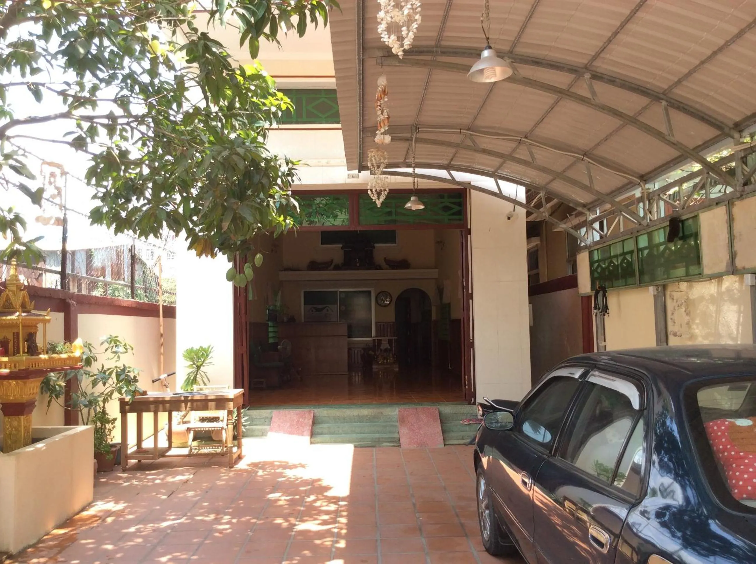 Text overlay in 139 Guest House