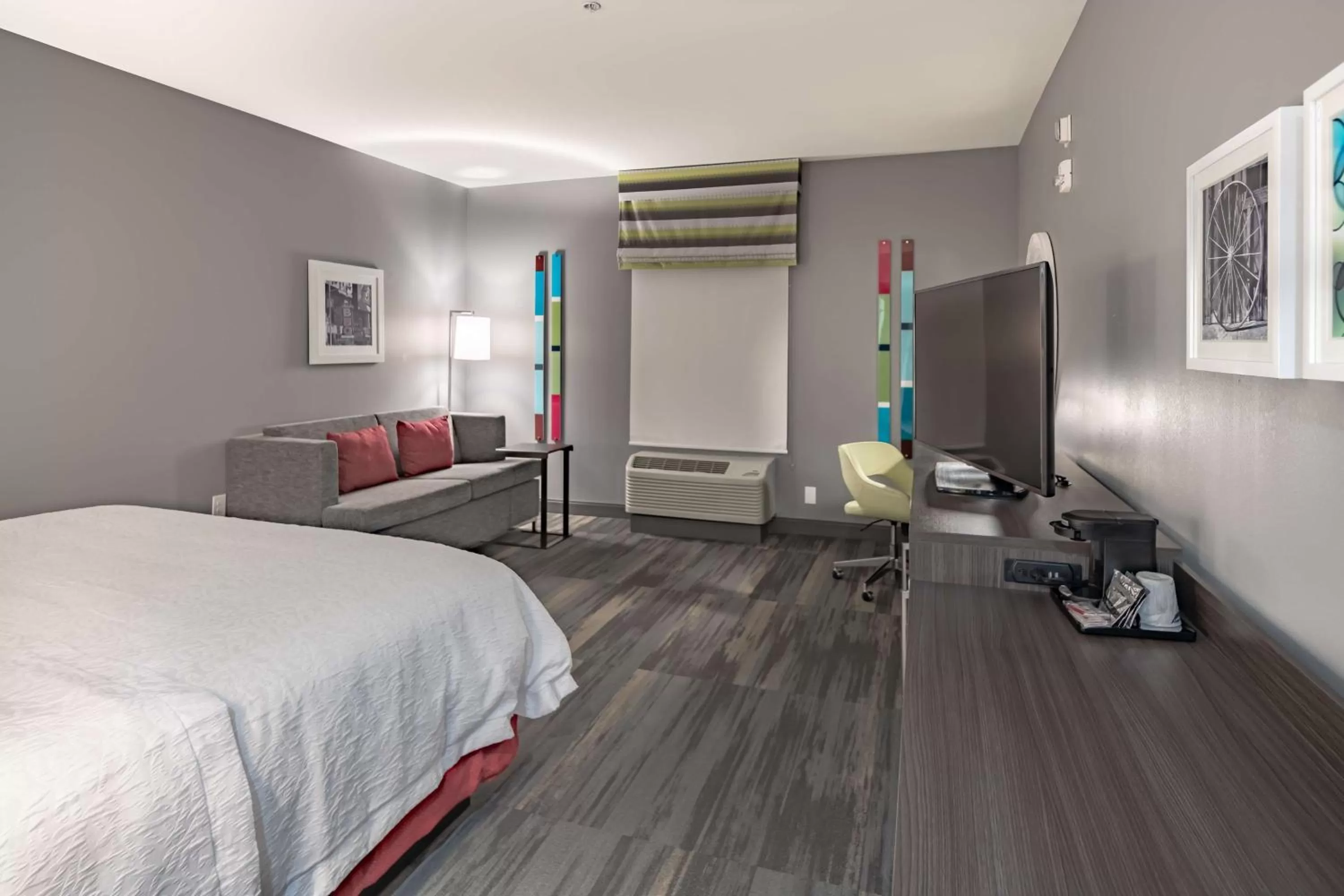 Bedroom, Bed in Hampton Inn & Suites Dallas/Plano Central