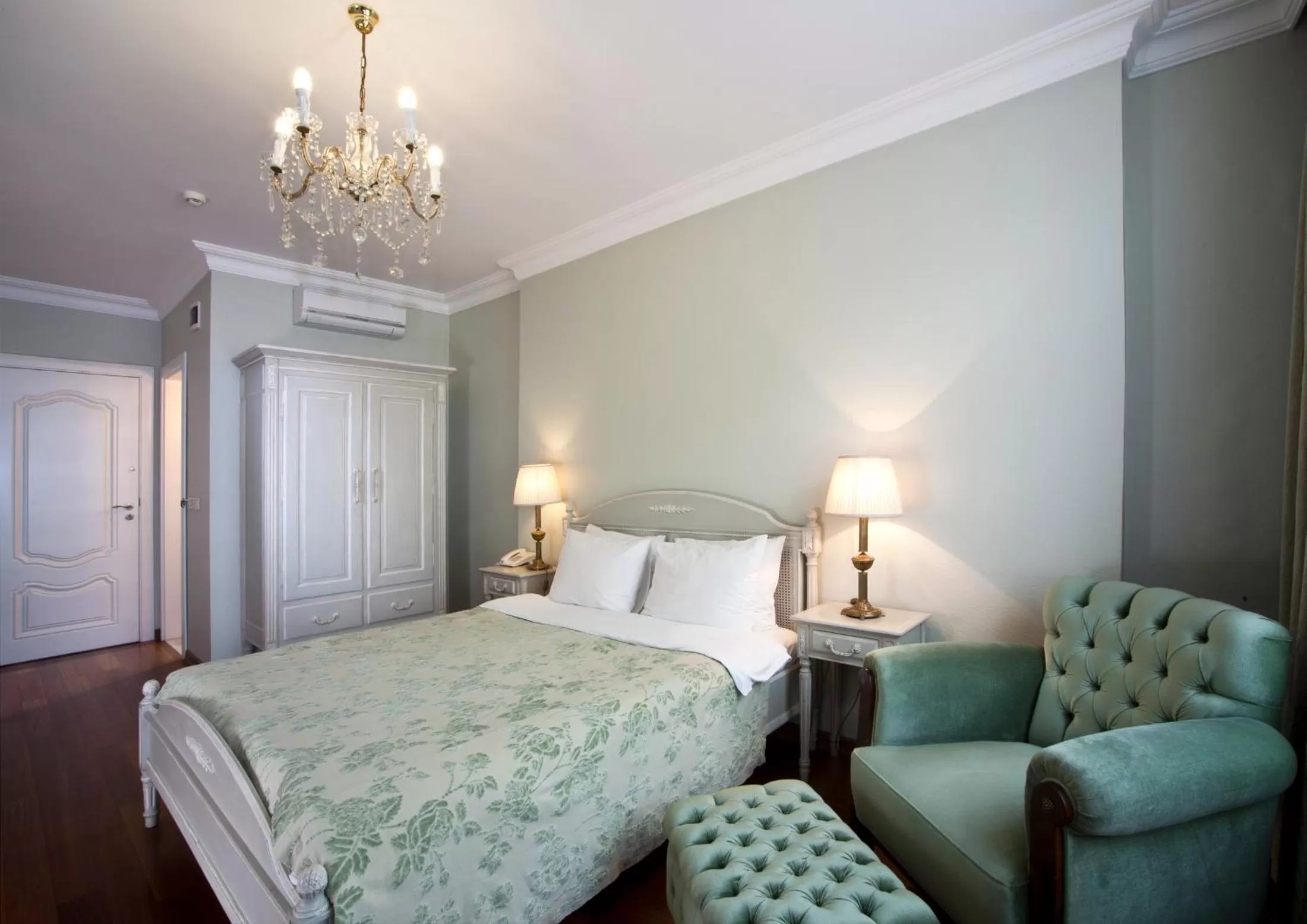 Bedroom, Bed in Hotel Sari Konak