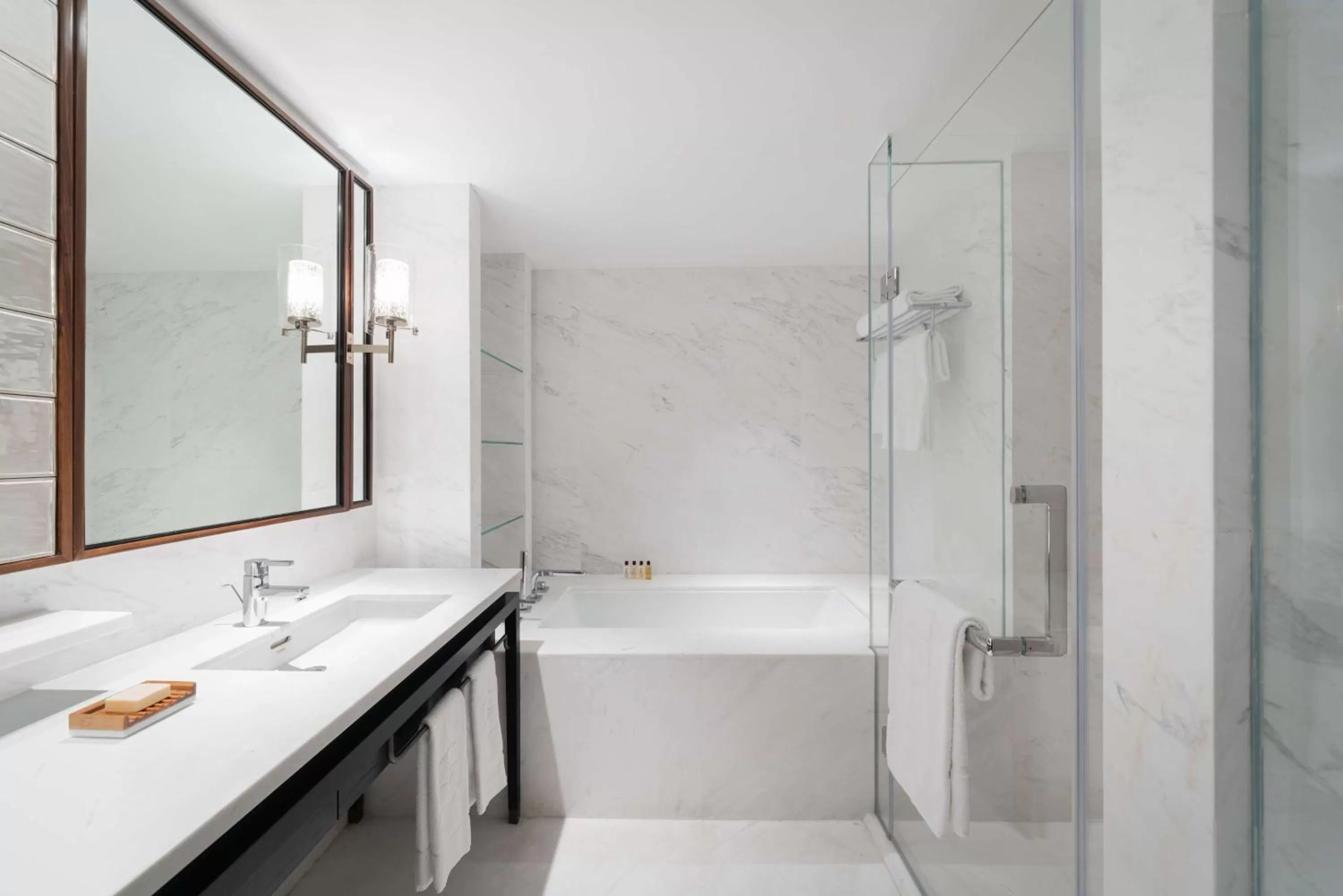 Bathroom in Shangri-La Singapore