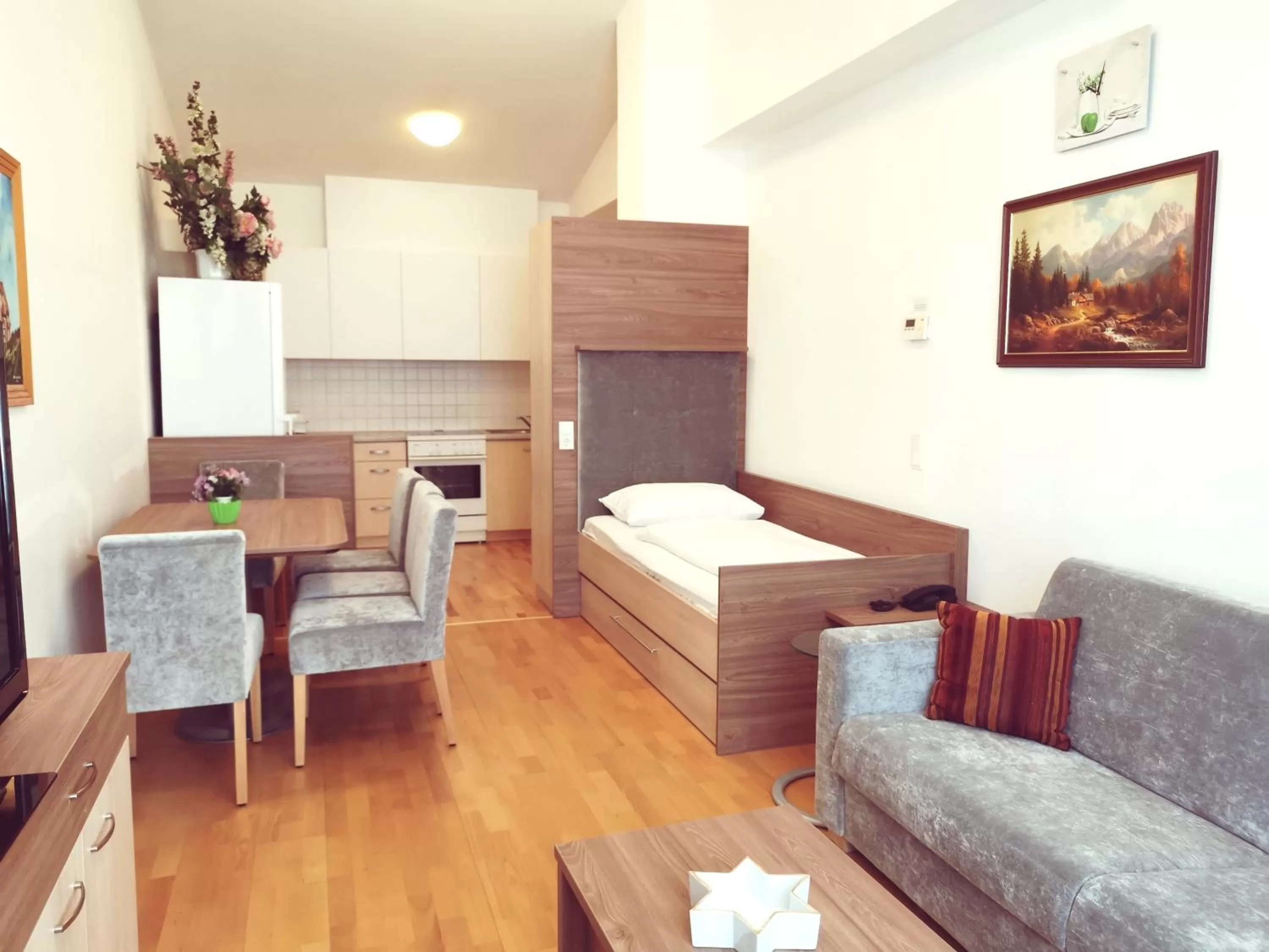 Living room, Bed in Hotel Haydn