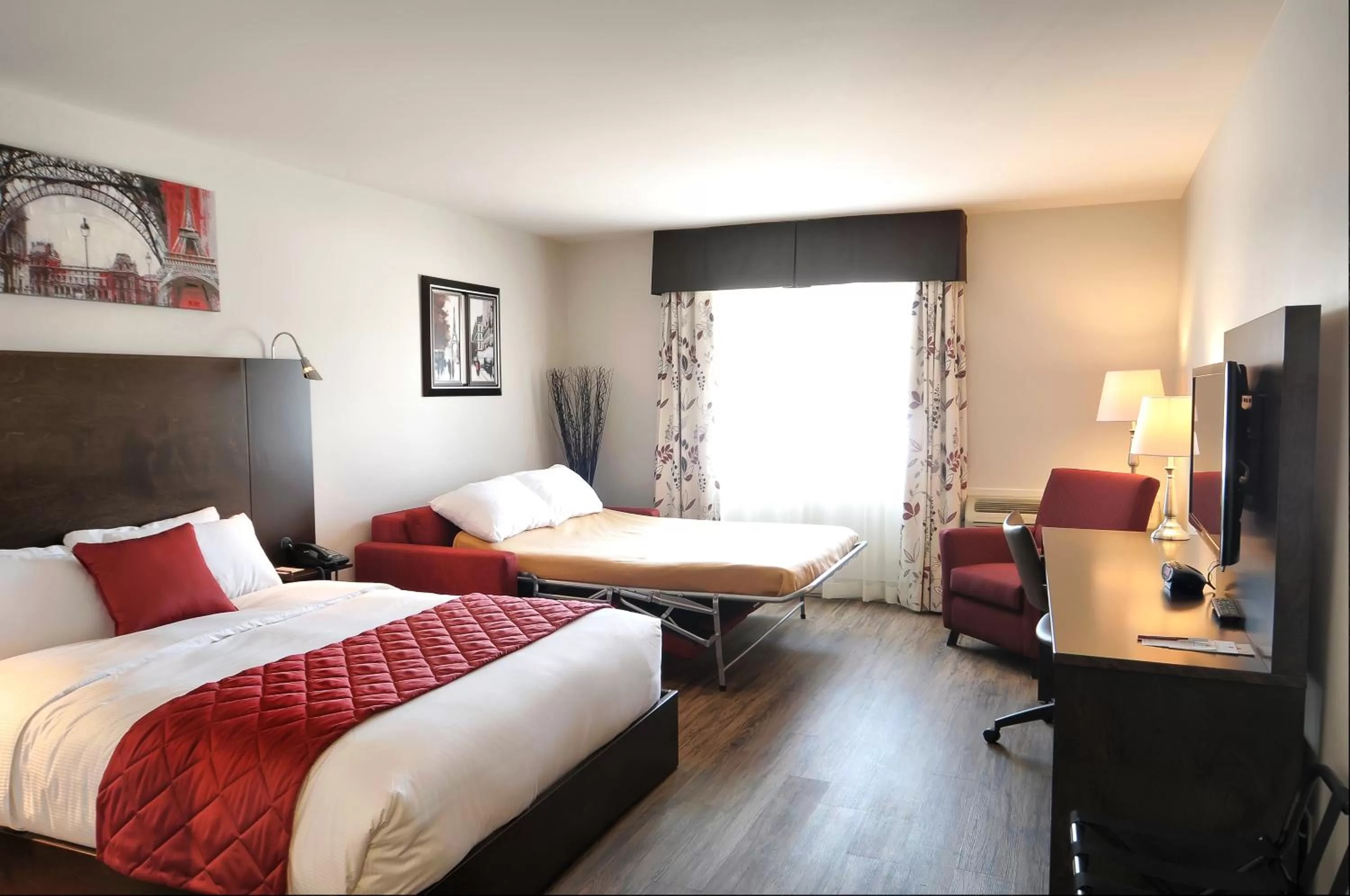 Photo of the whole room in Hôtel Le Floral