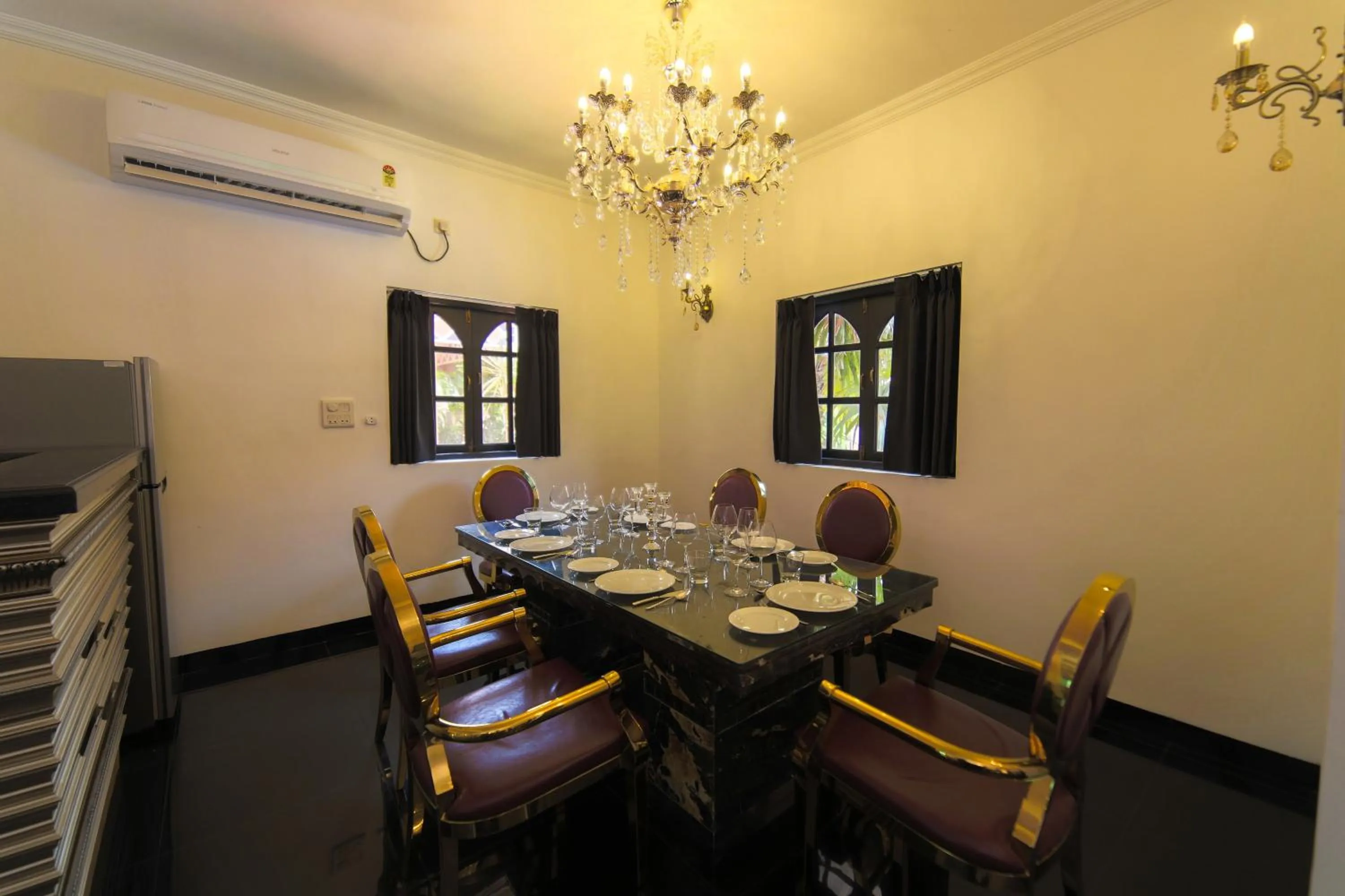 Area and facilities, Dining Area in Amour Resort