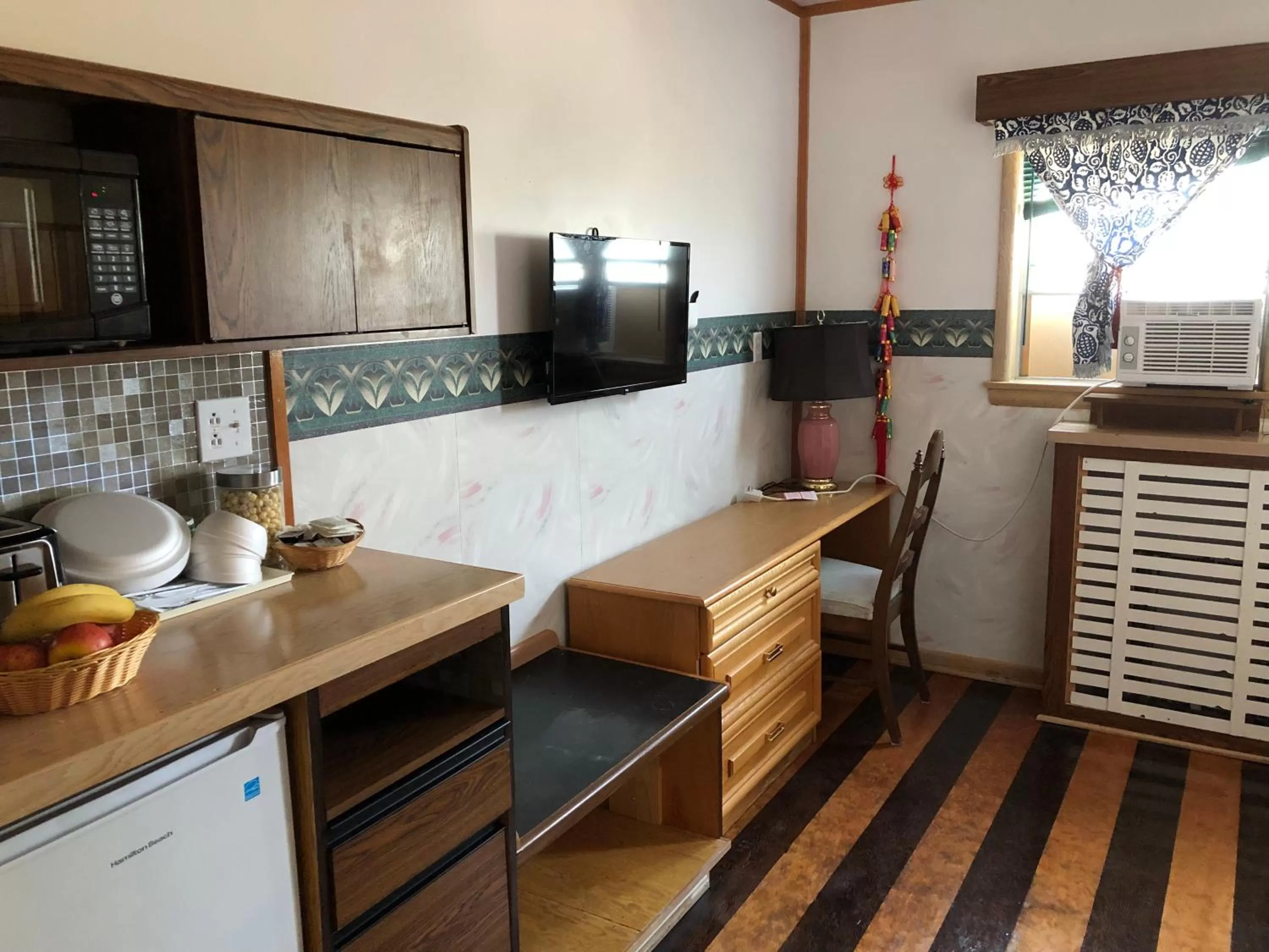 Kitchen/Kitchenette in Heritage Place Hotel