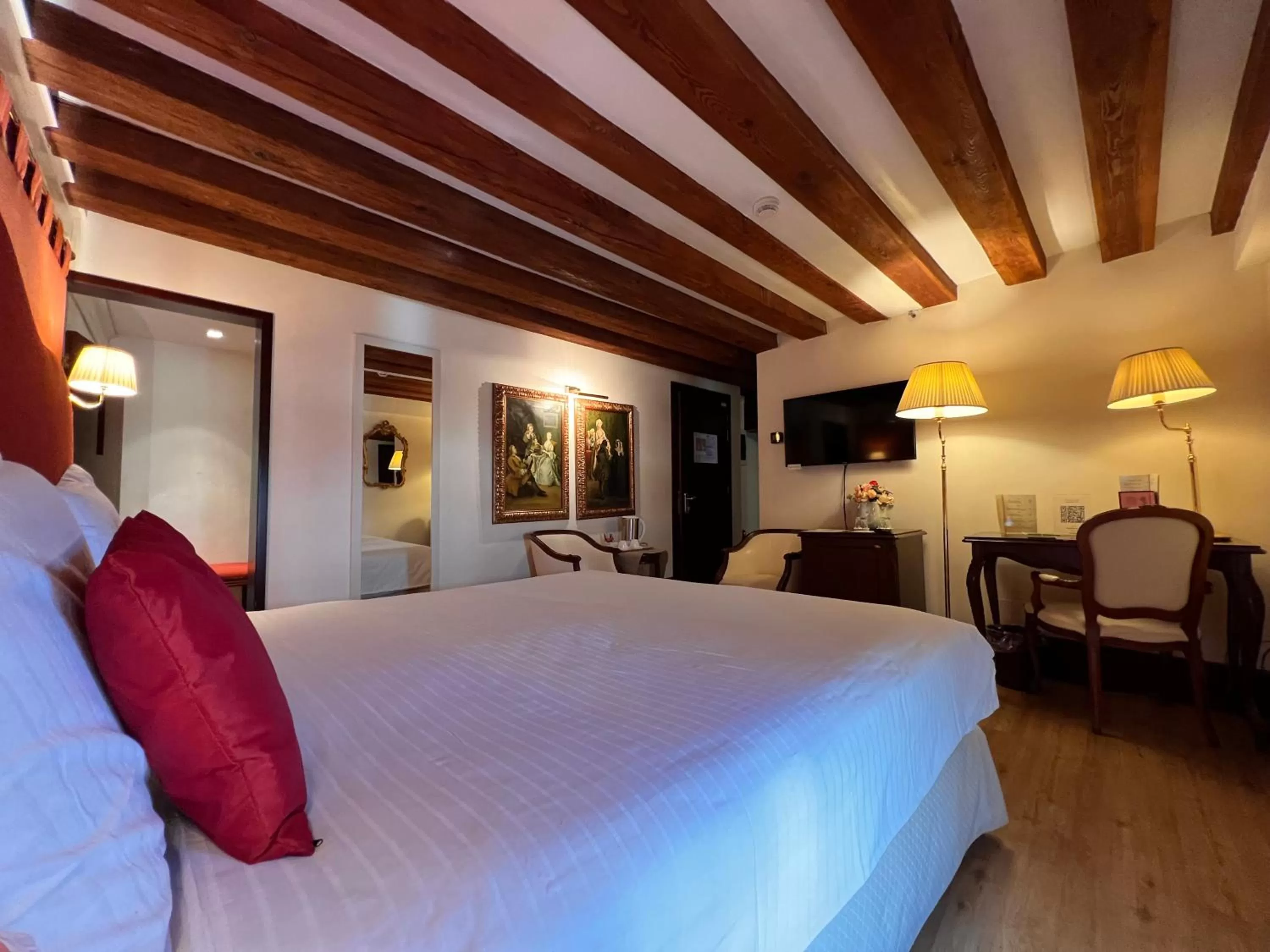 Bedroom, Bed in Ruzzini Palace Hotel