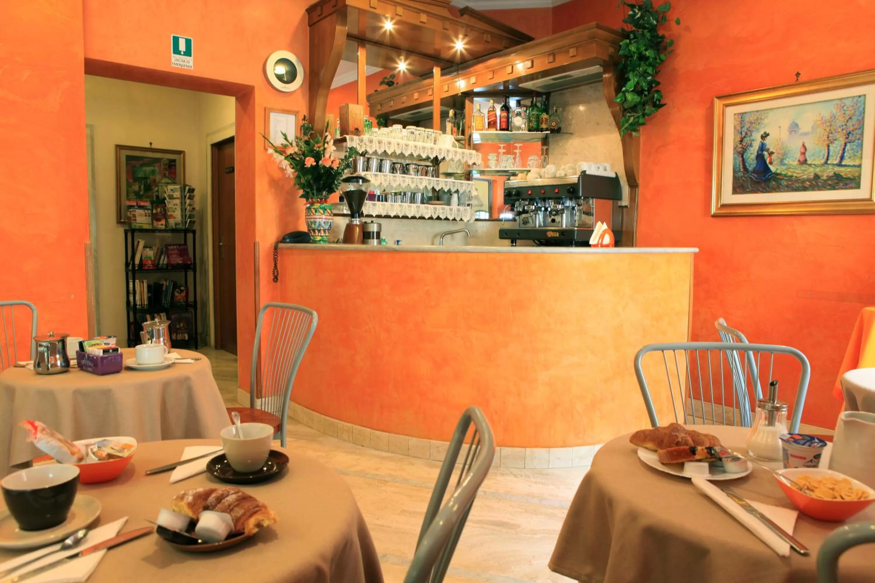 Restaurant/places to eat in Hotel Kent