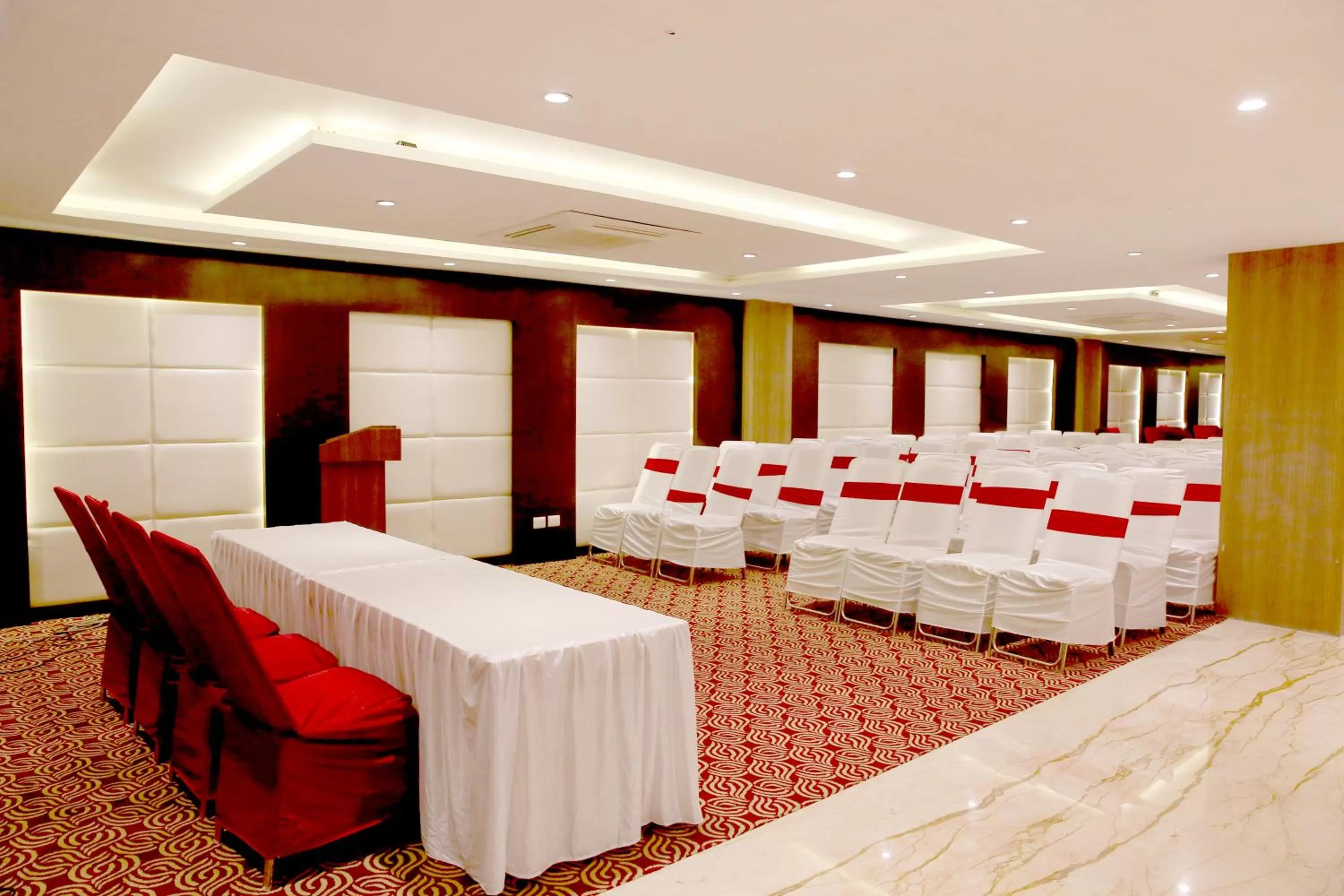 Banquet/Function facilities in Le Roi Udaipur