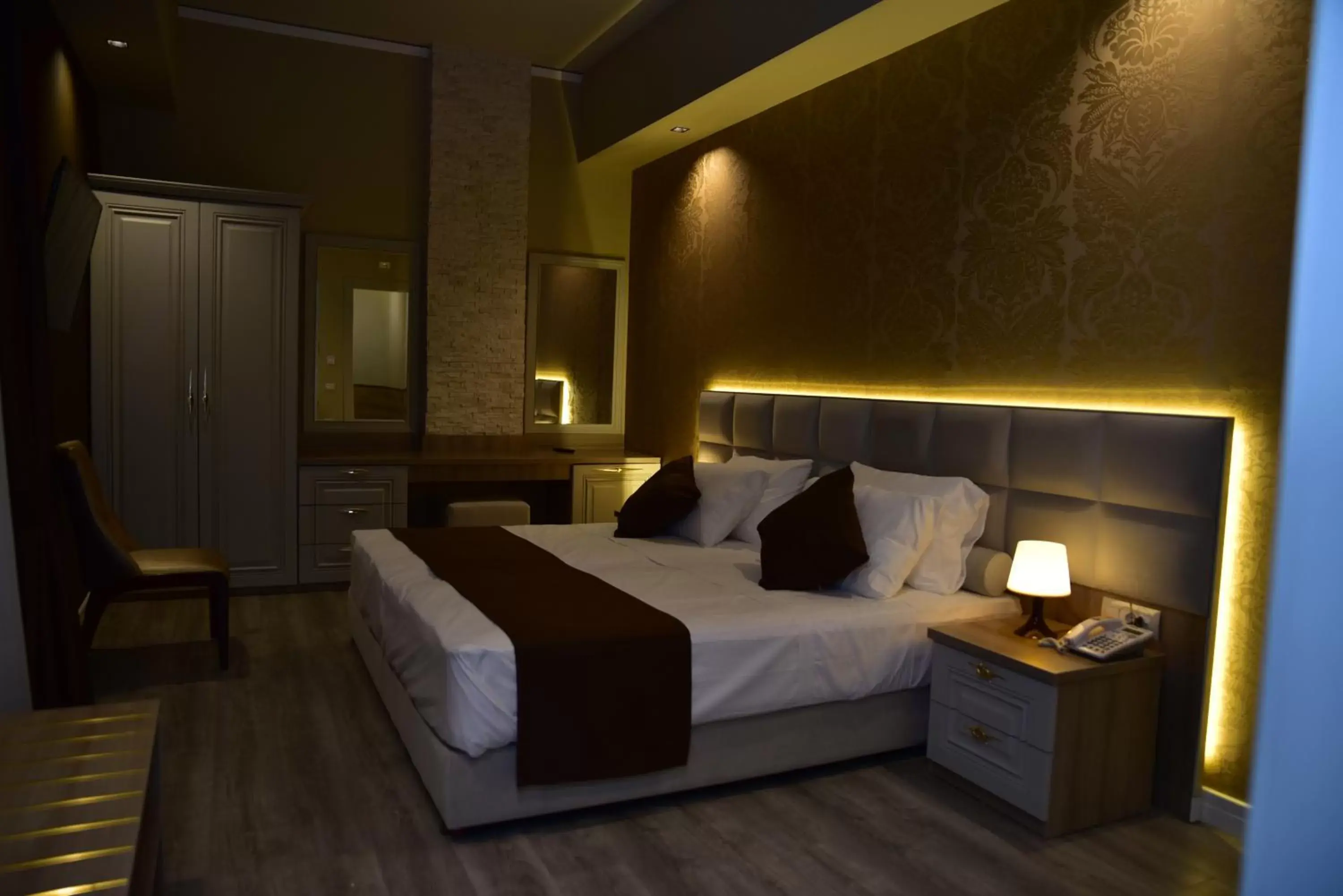 Deluxe Twin Room - single occupancy in The King Resort Deluxe Twin Room - single occupancy in The King Resort