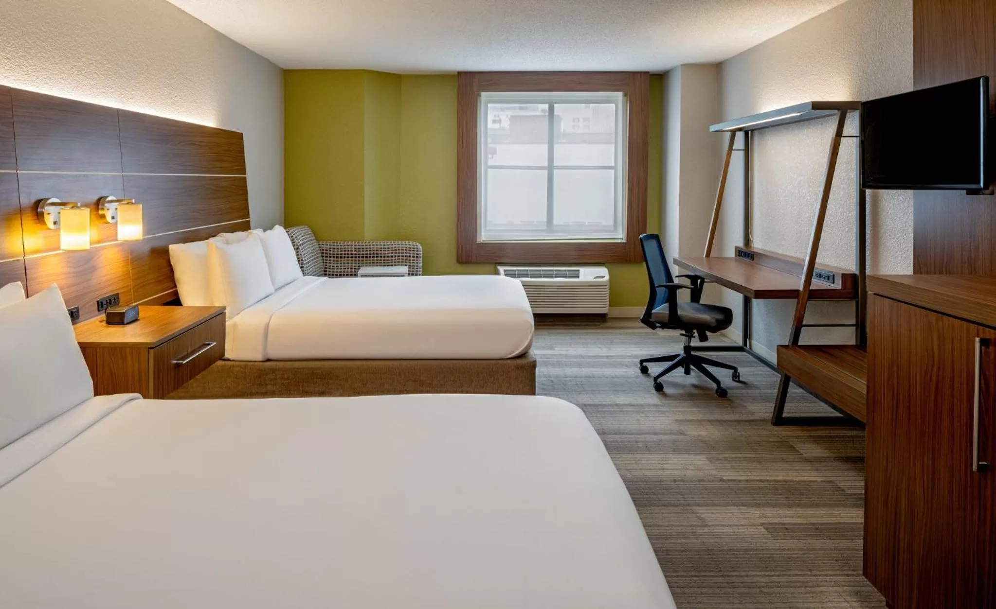 Photo of the whole room, Bed in Holiday Inn Express New Orleans Downtown by IHG