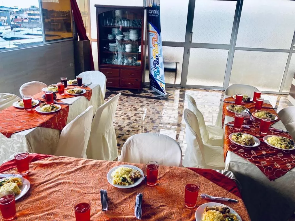 Restaurant/places to eat in House Center