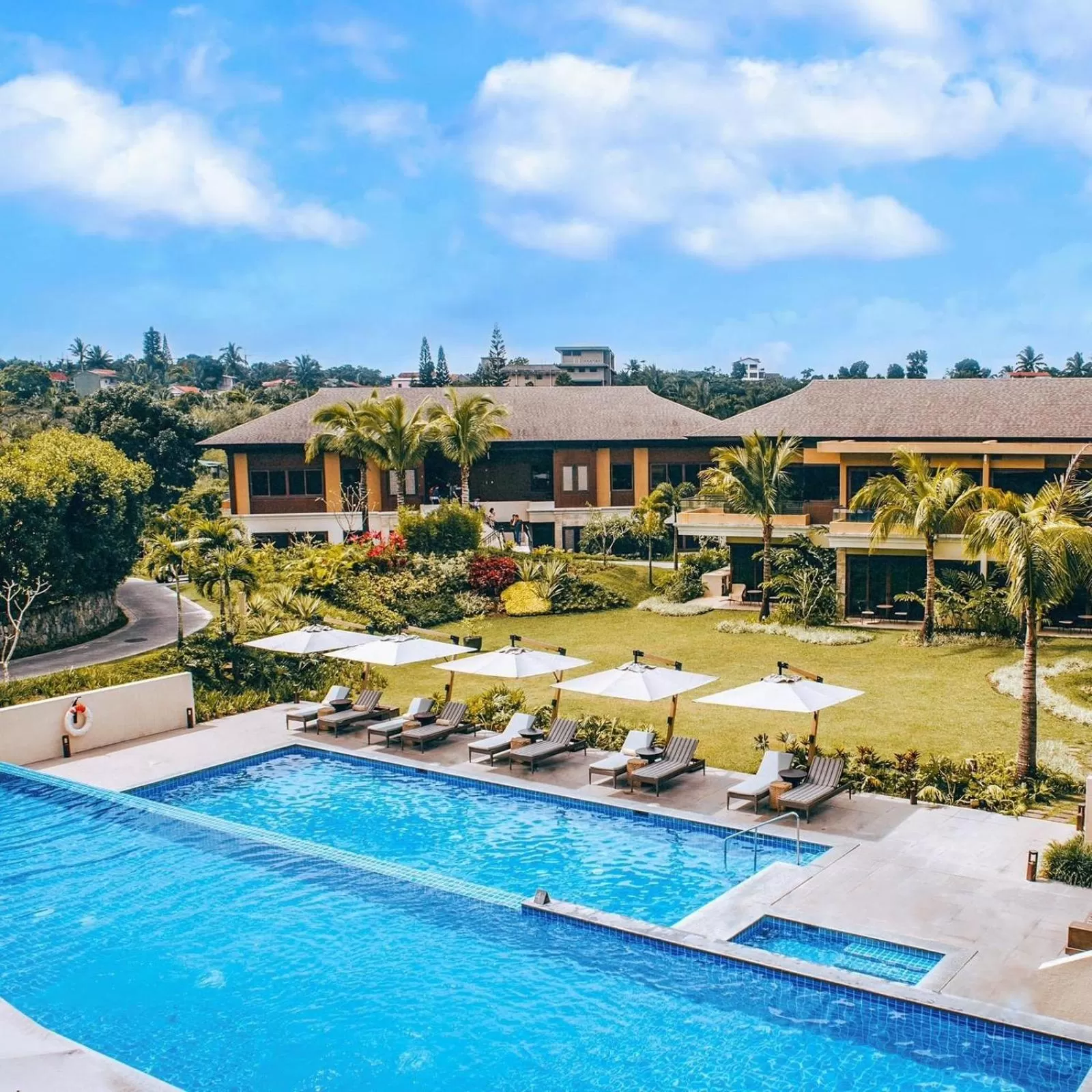Swimming pool in Anya Resort Tagaytay