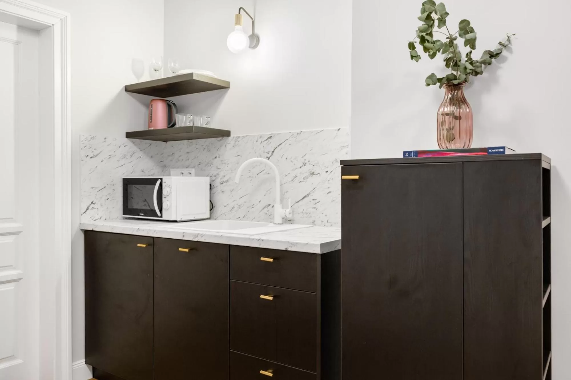 Coffee/tea facilities in Palace Apartments