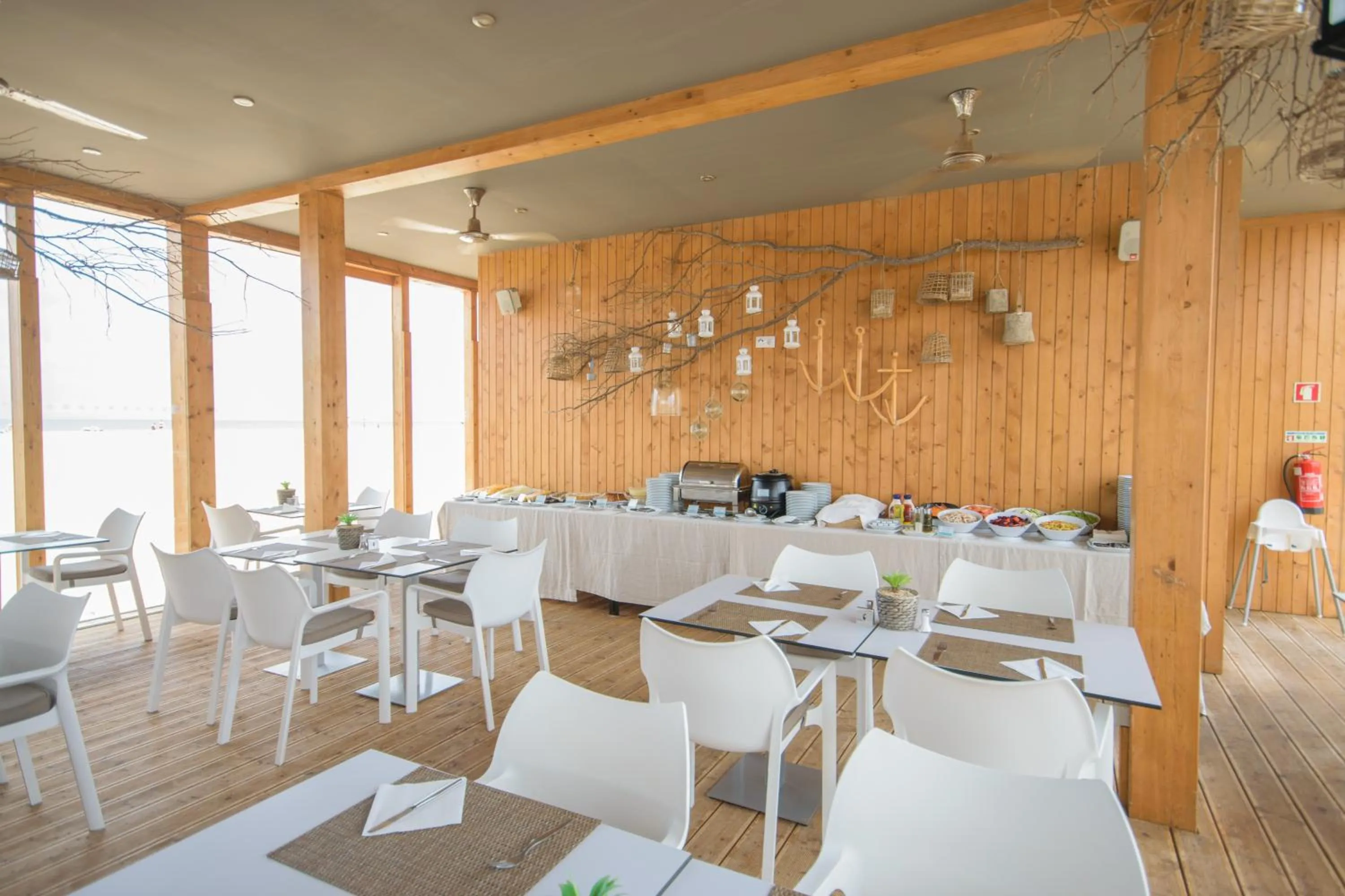 Restaurant/places to eat in Oasis Salinas Sea