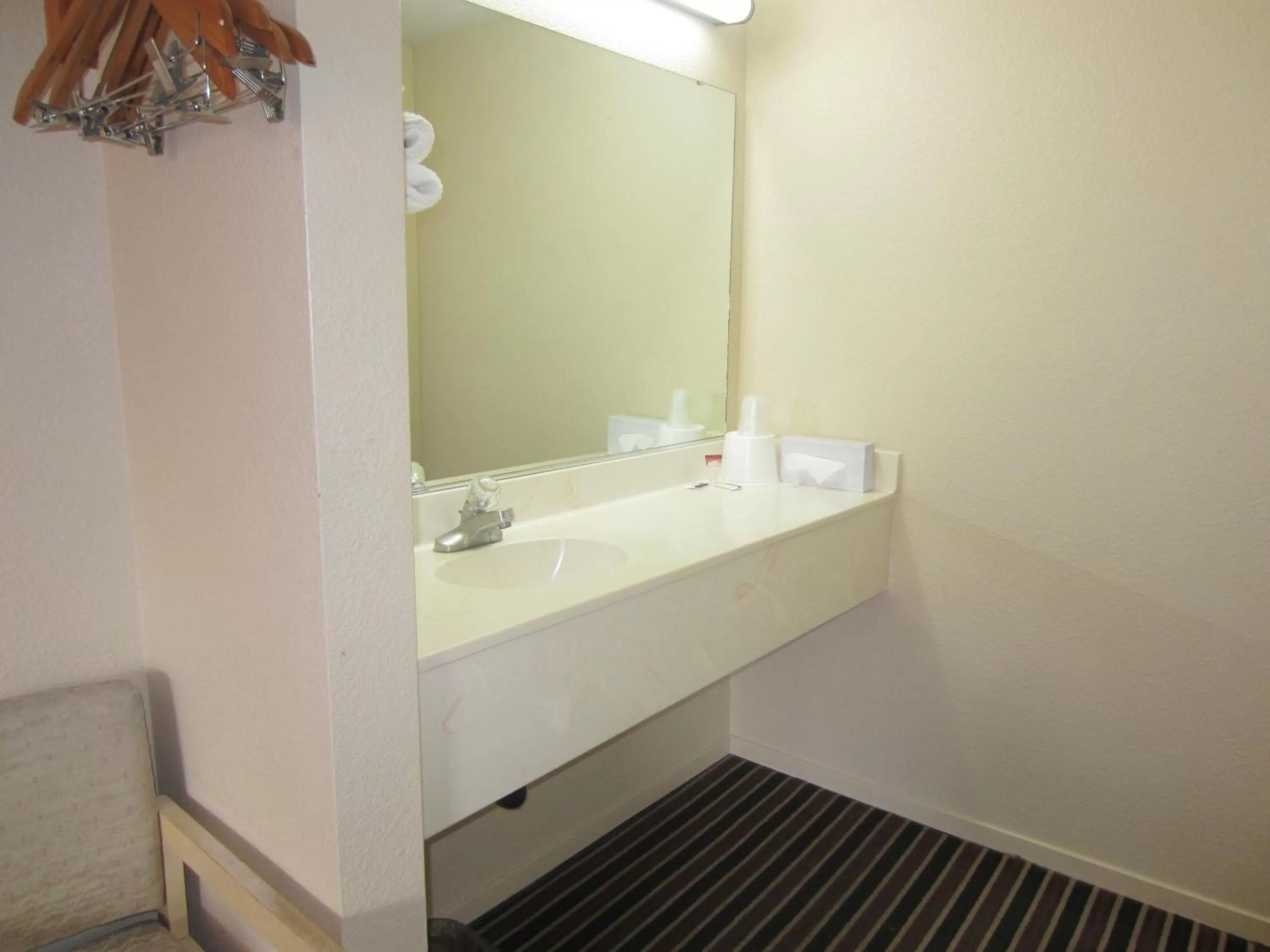 Bathroom in Beachview Inn