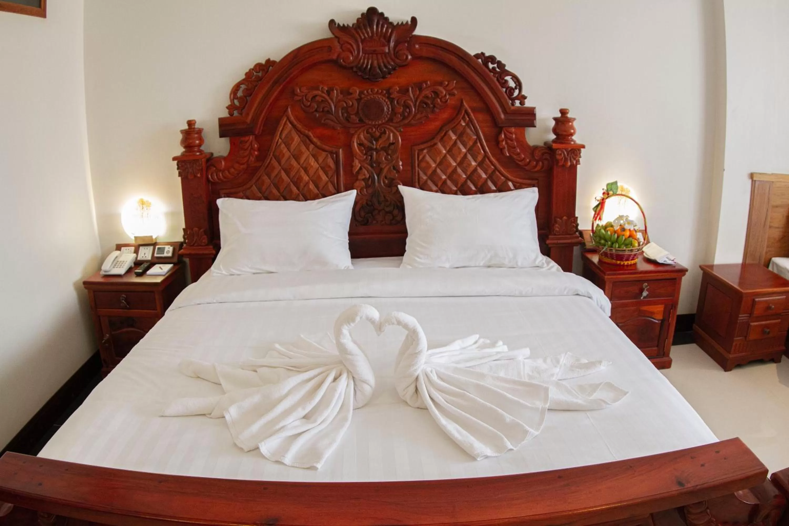 Bedroom, Bed in Kampong Thom Palace Hotel