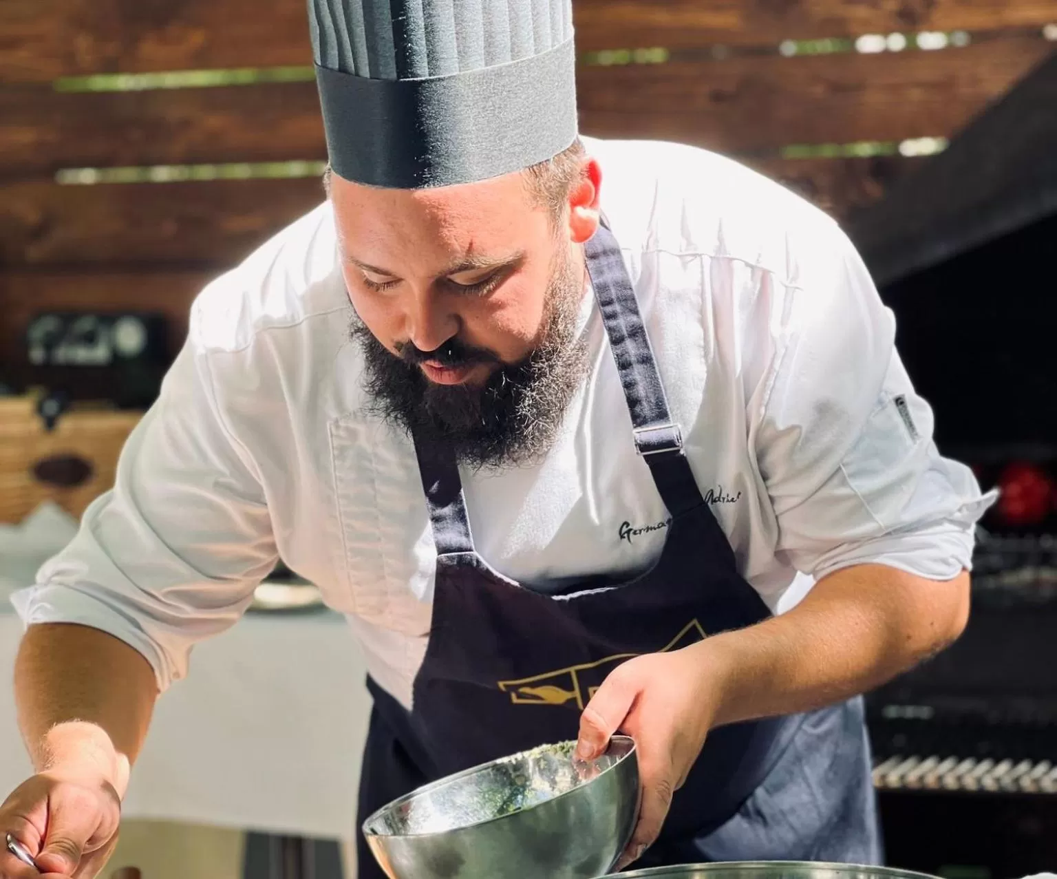Food and drinks, Staff in Mercure Château de Fontainebleau