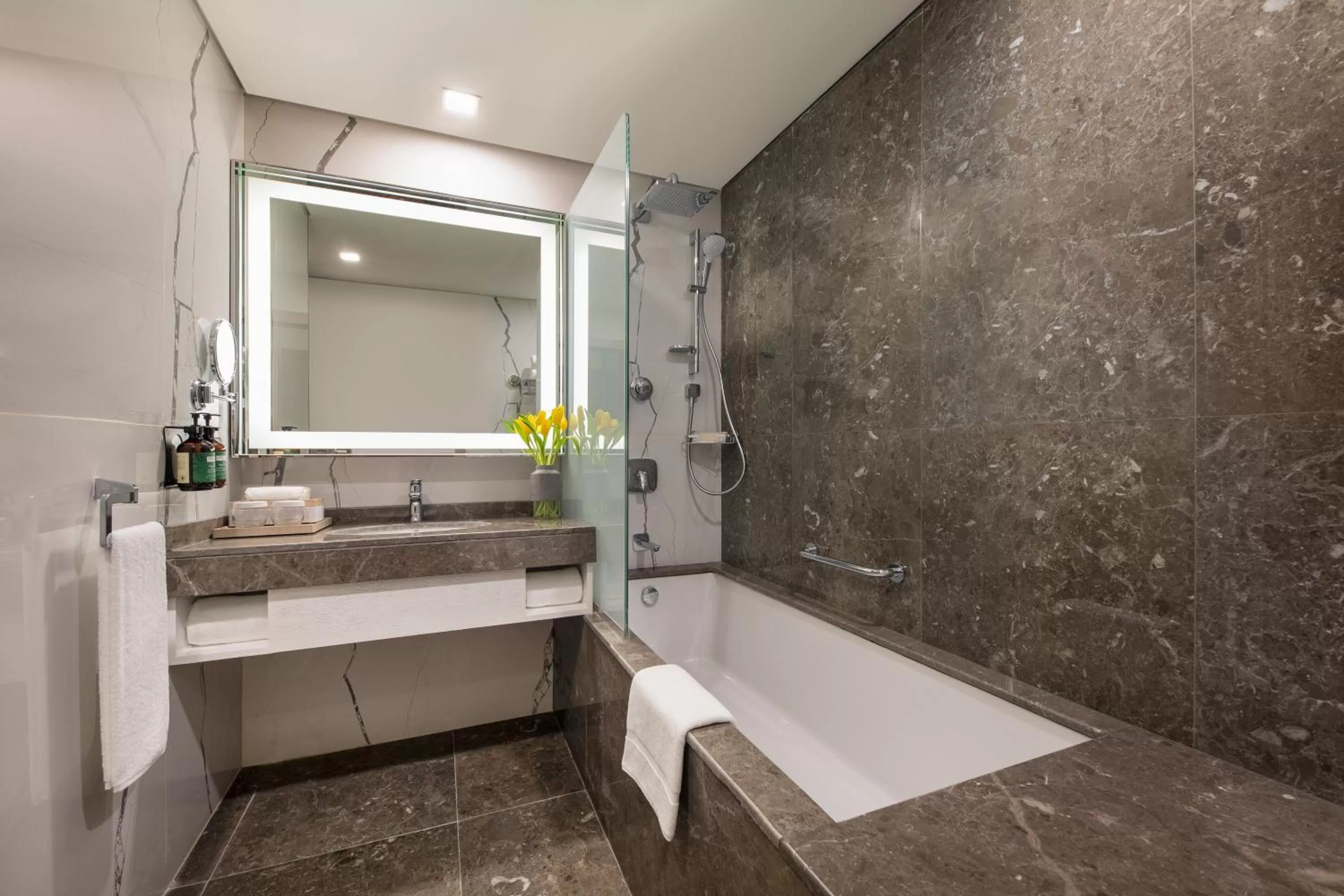 Shower in voco Dubai The Palm by IHG